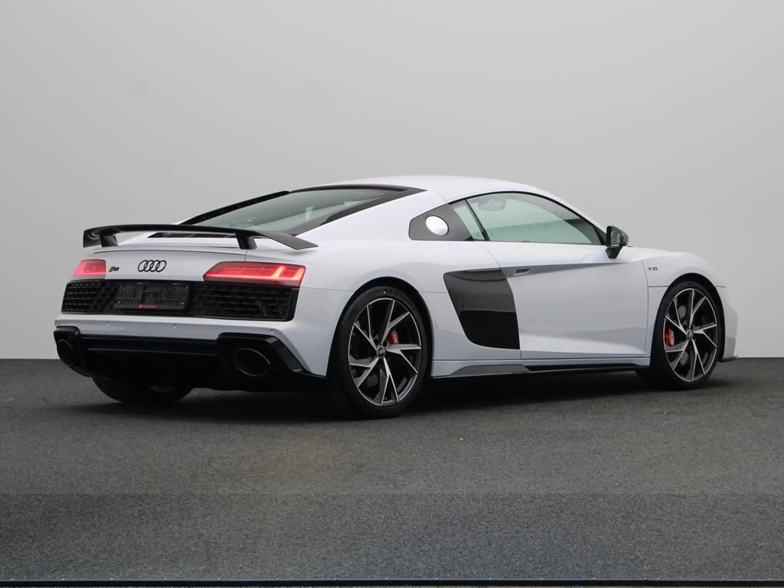 Audi - R8