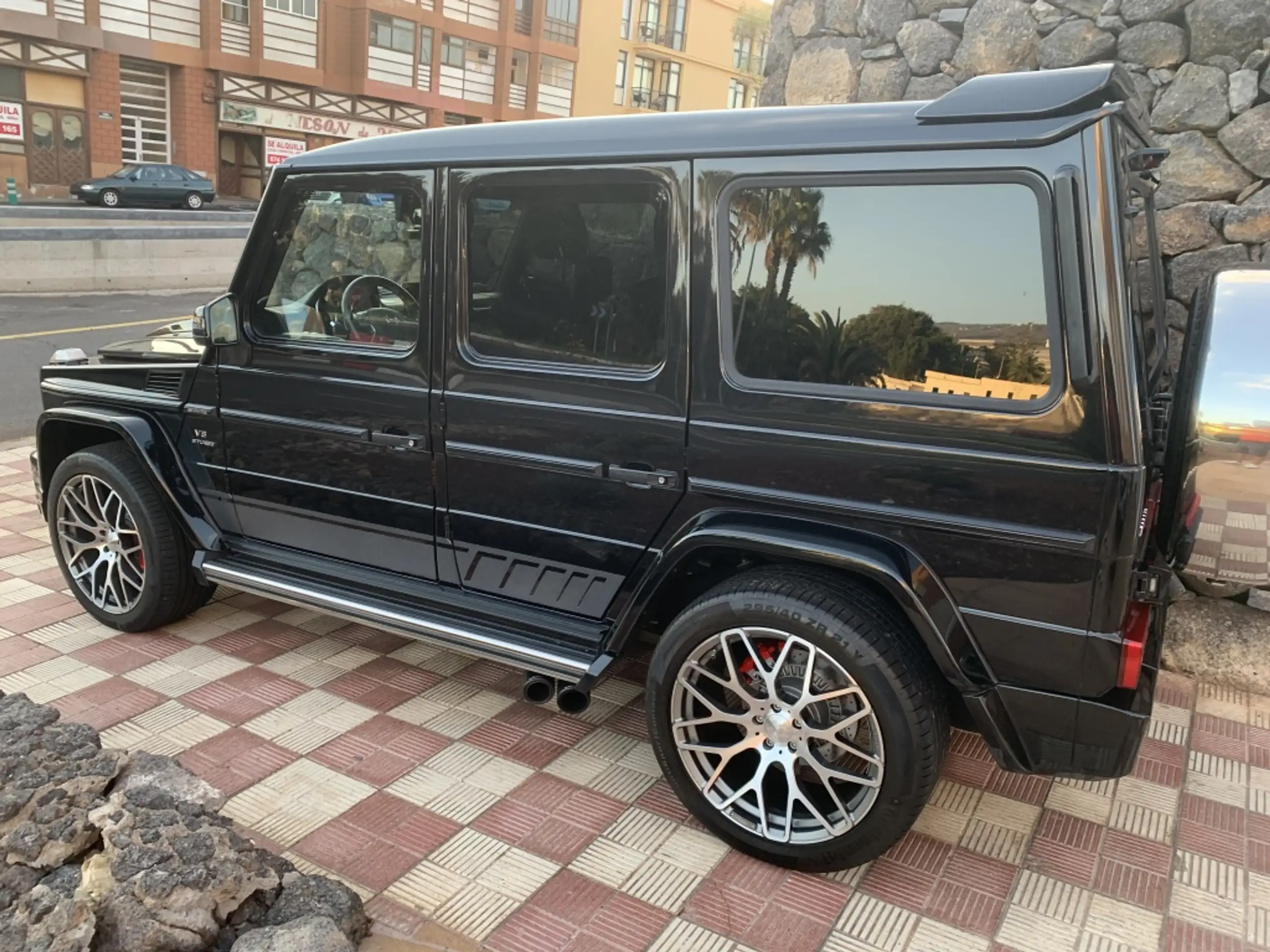 Mercedes-Benz - G 63 AMG