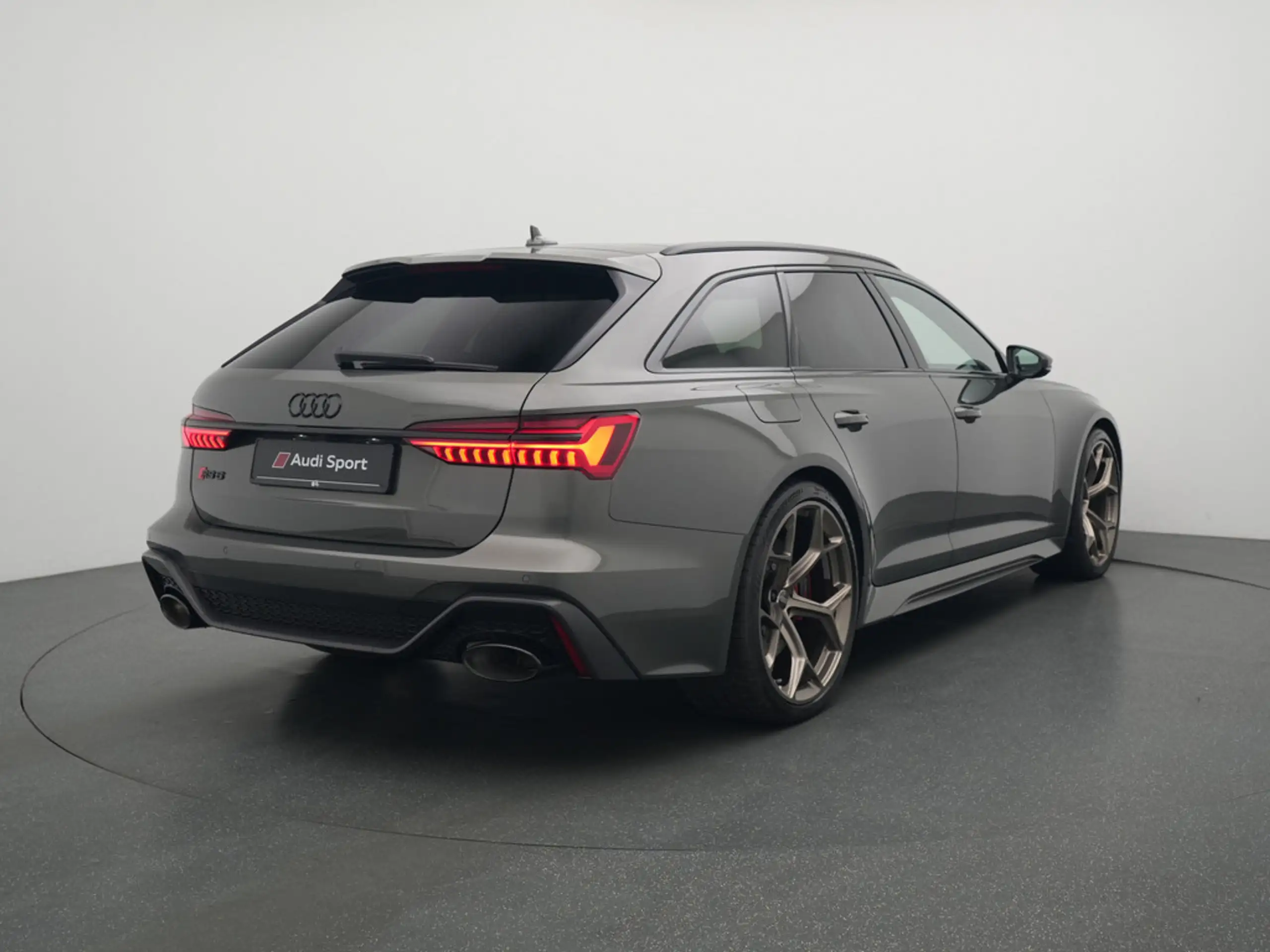 Audi - RS6