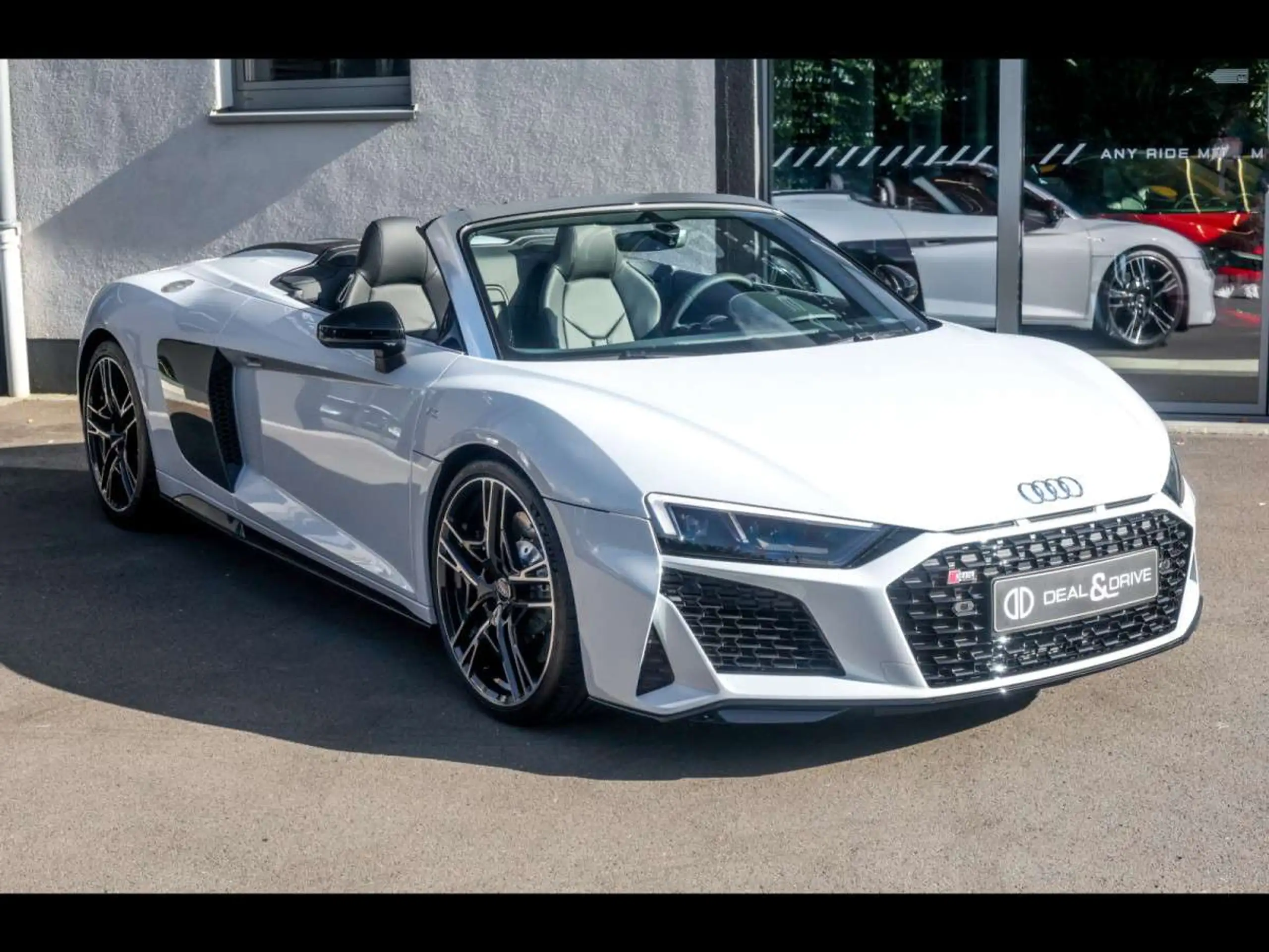 Audi - R8