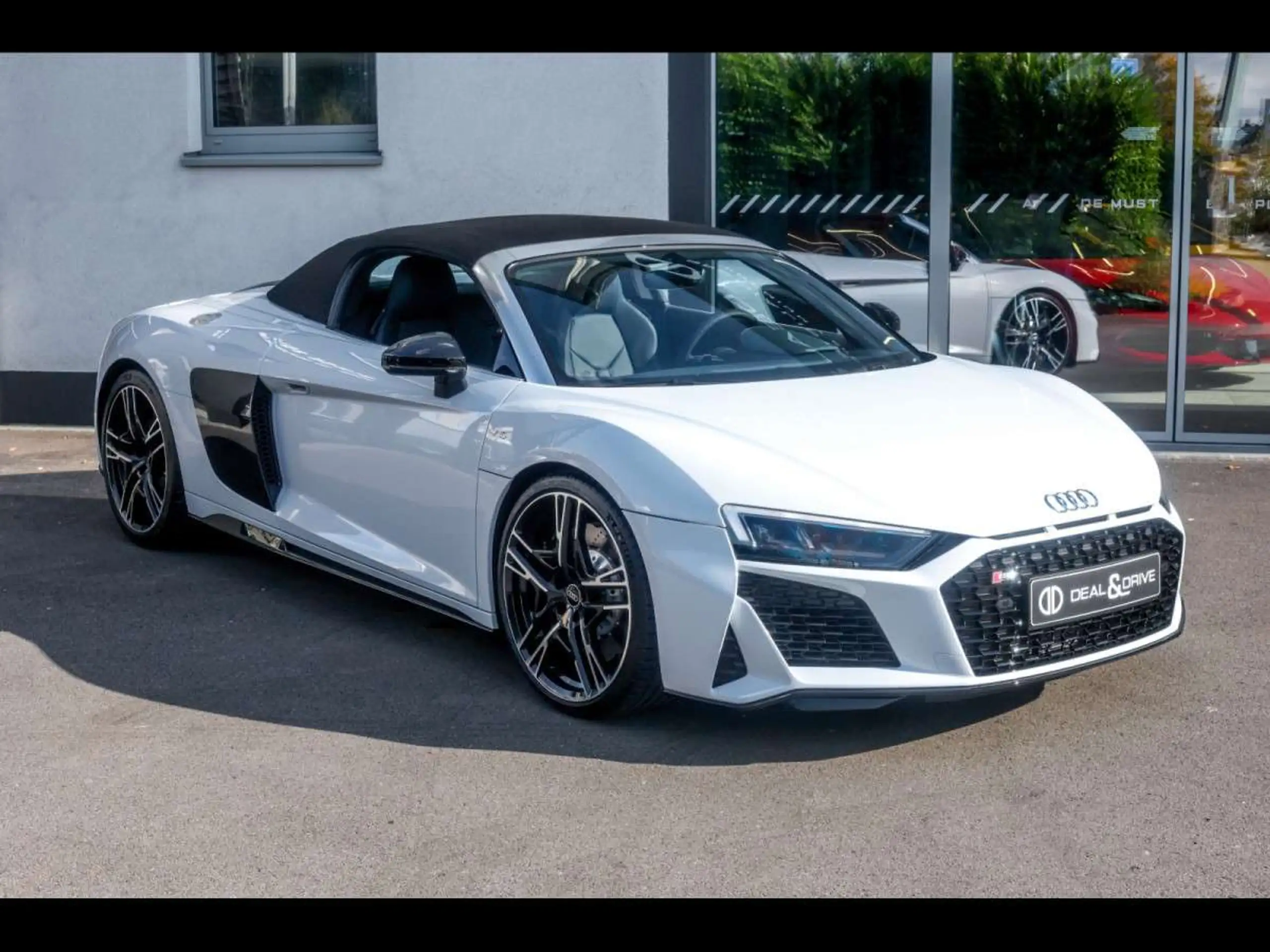 Audi - R8