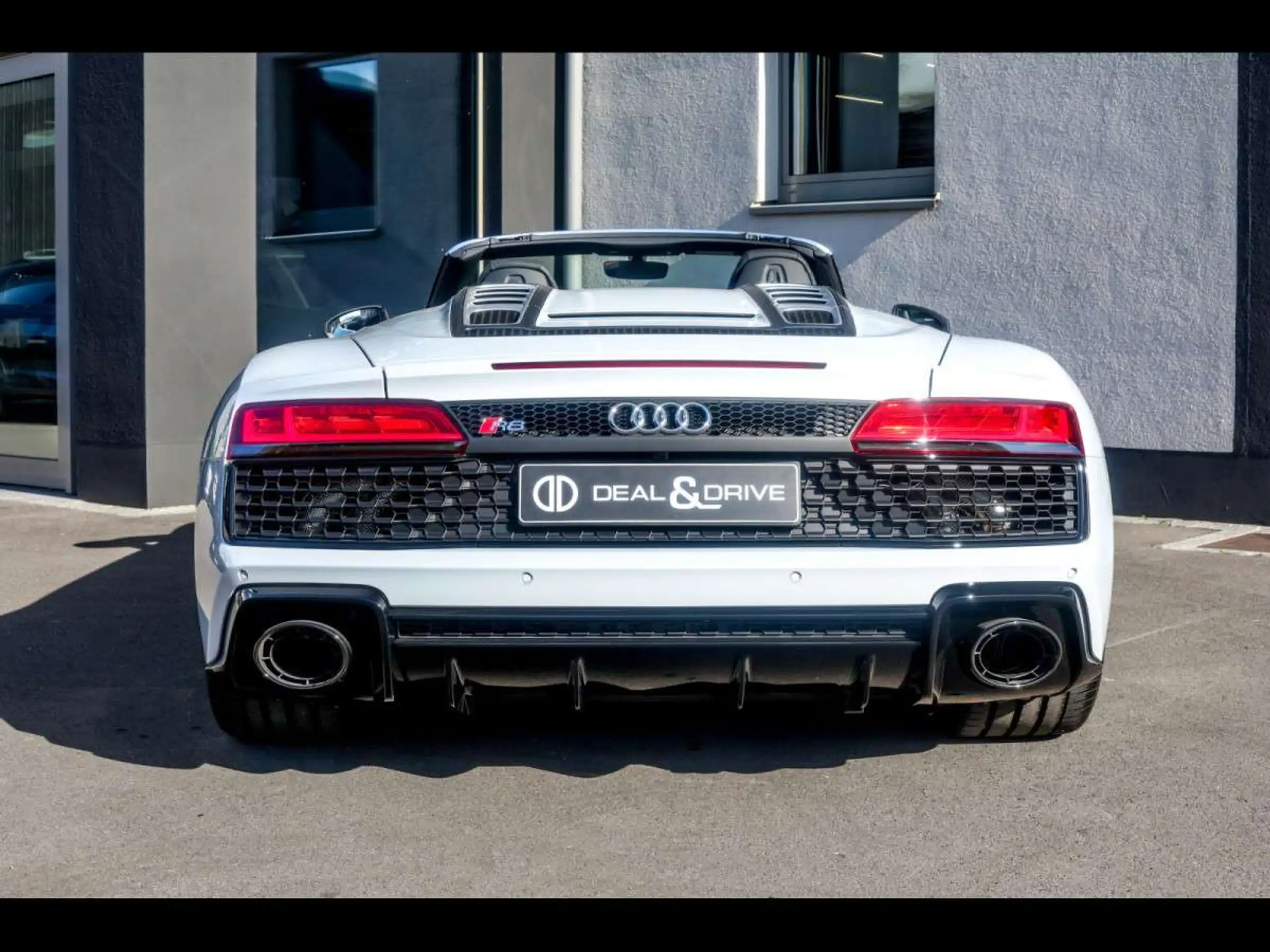 Audi - R8