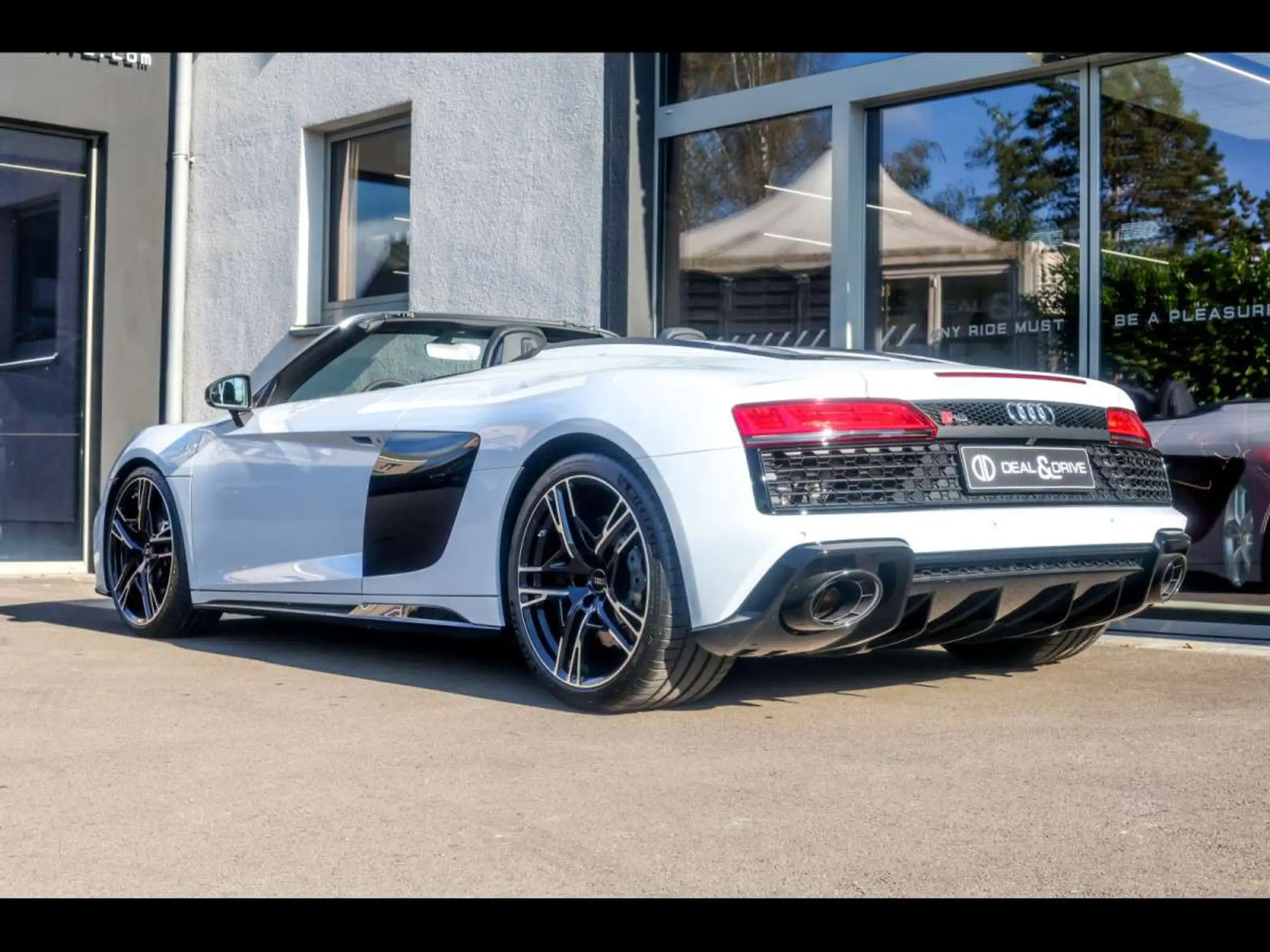 Audi - R8