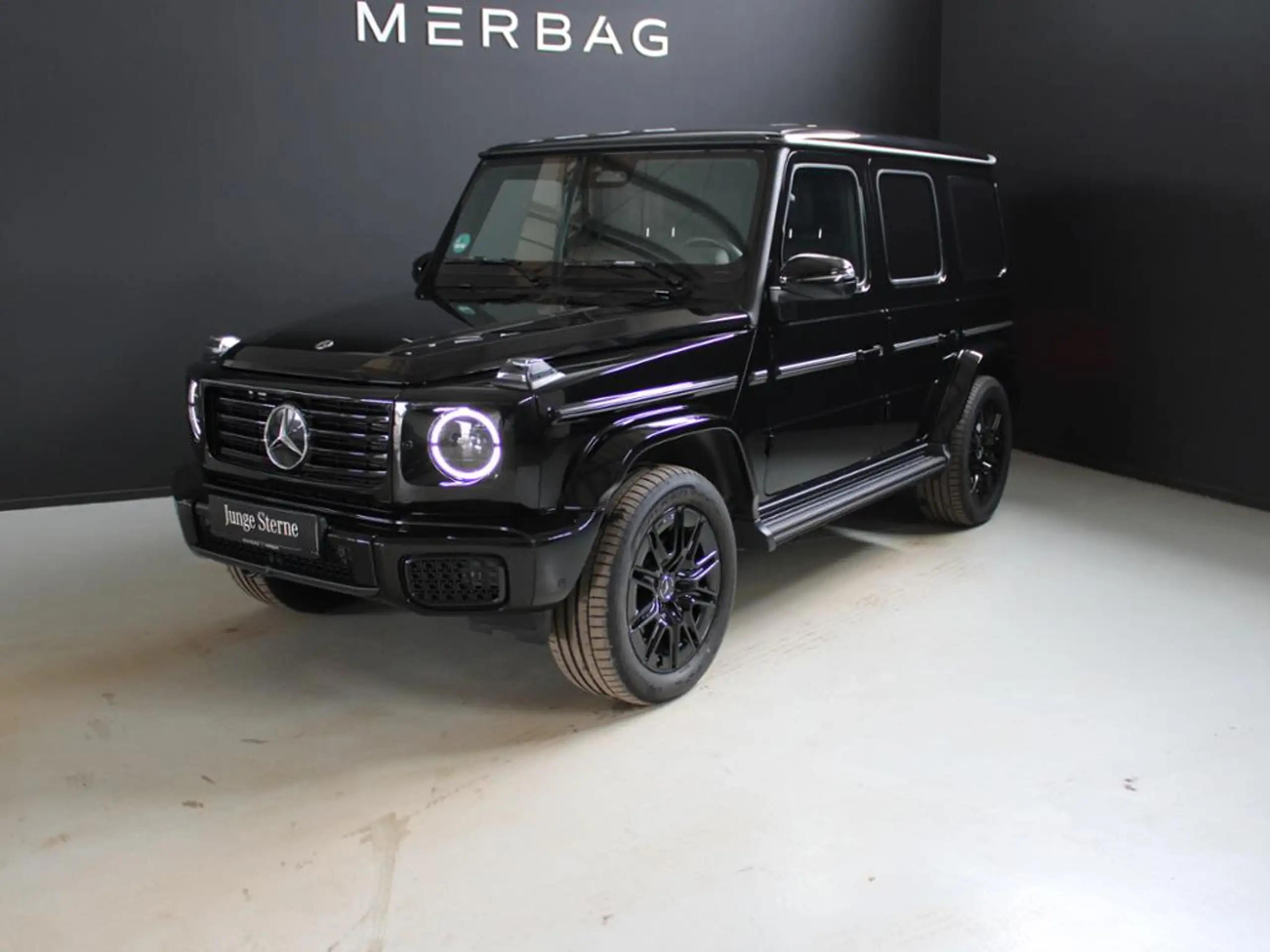 Mercedes-Benz - G 500