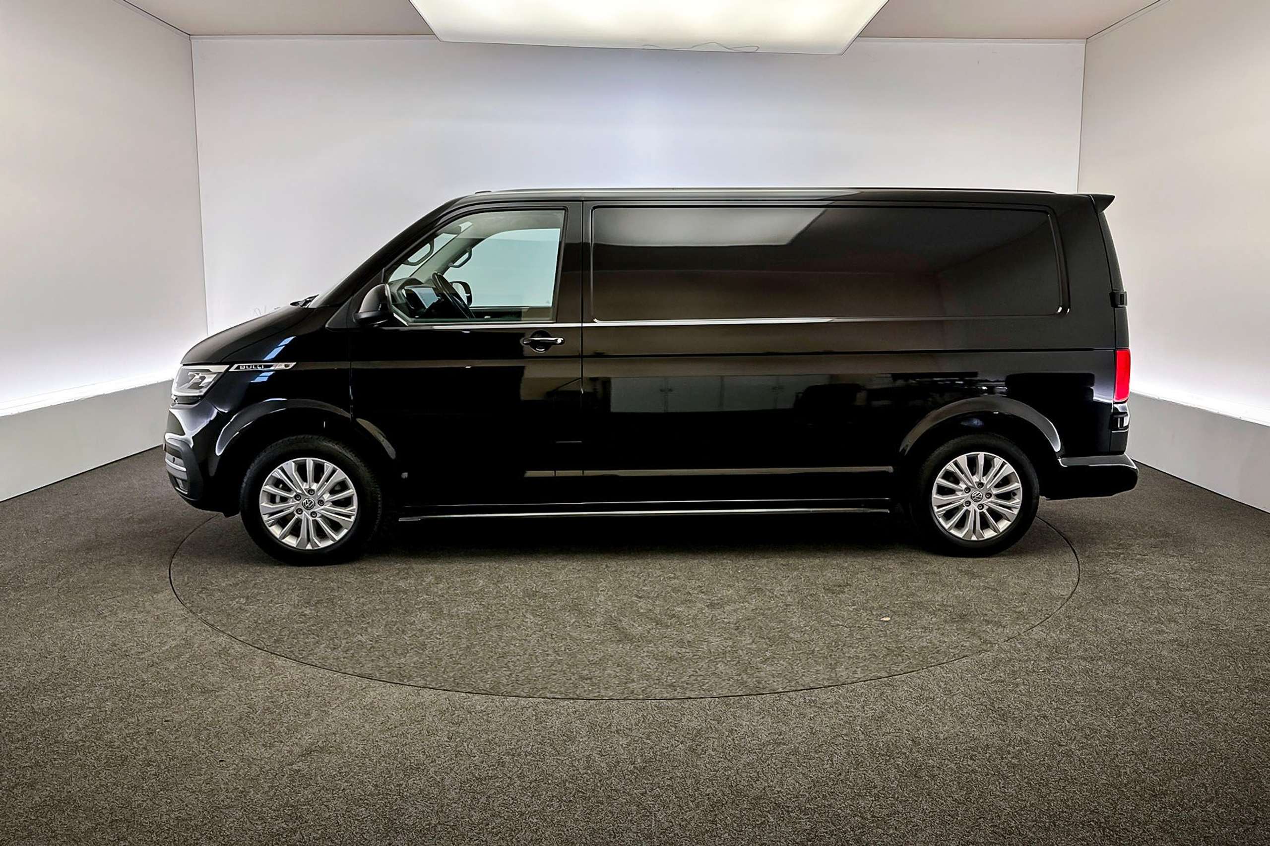 Volkswagen - T6.1 Transporter