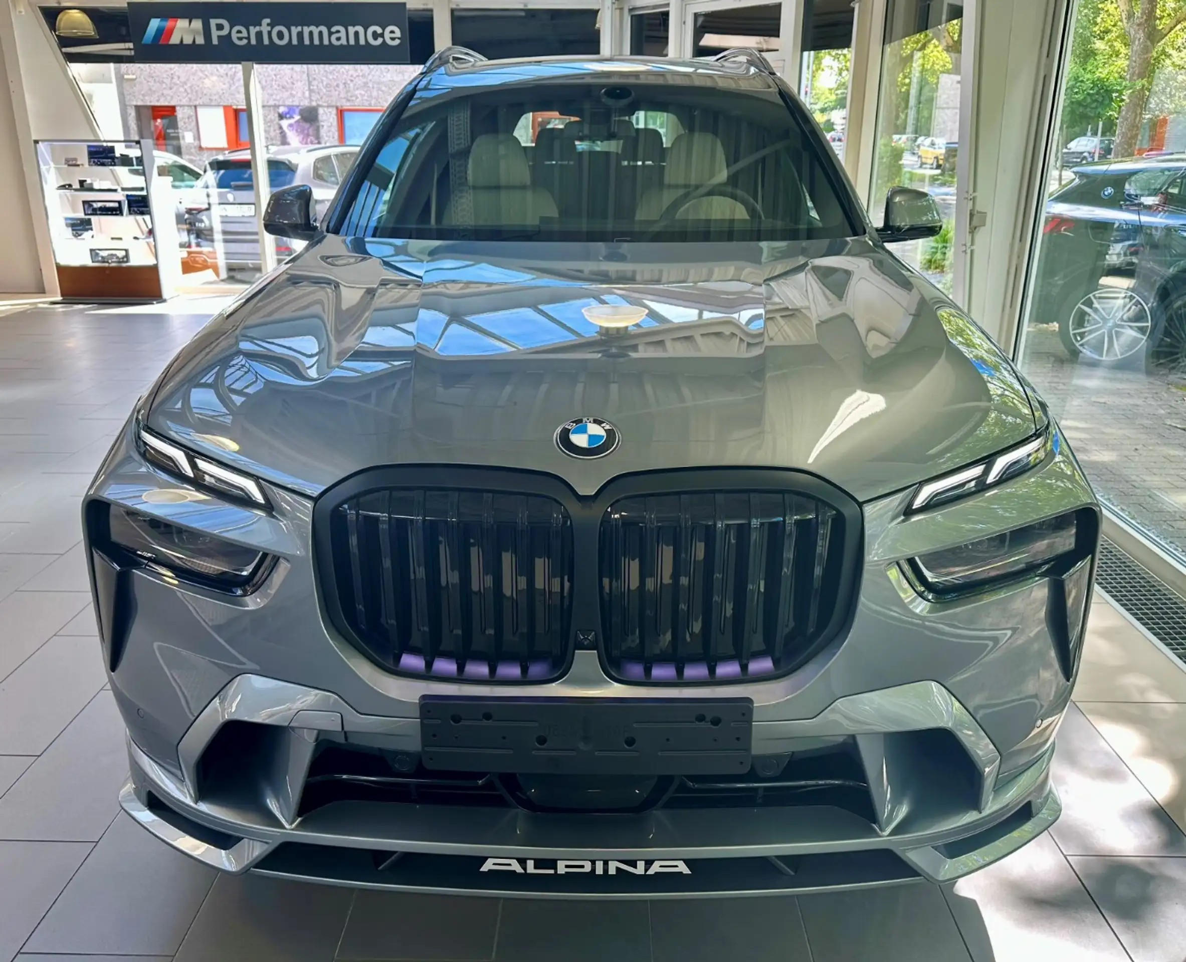 Alpina - XB7