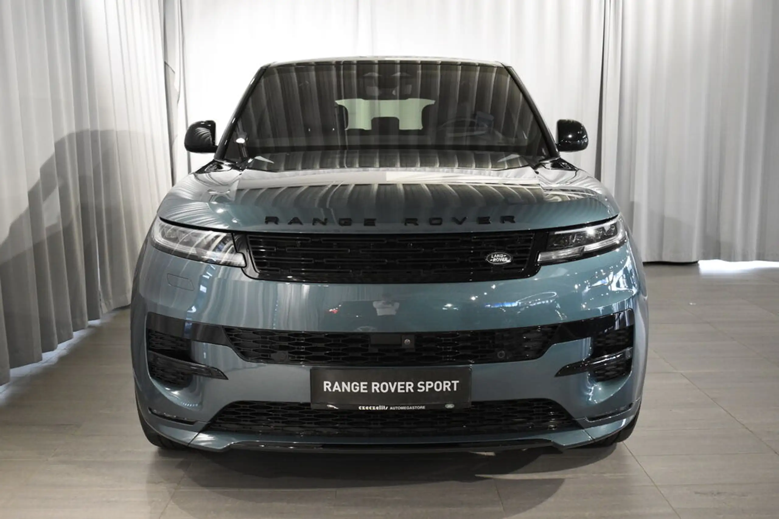 Land Rover - Range Rover Sport