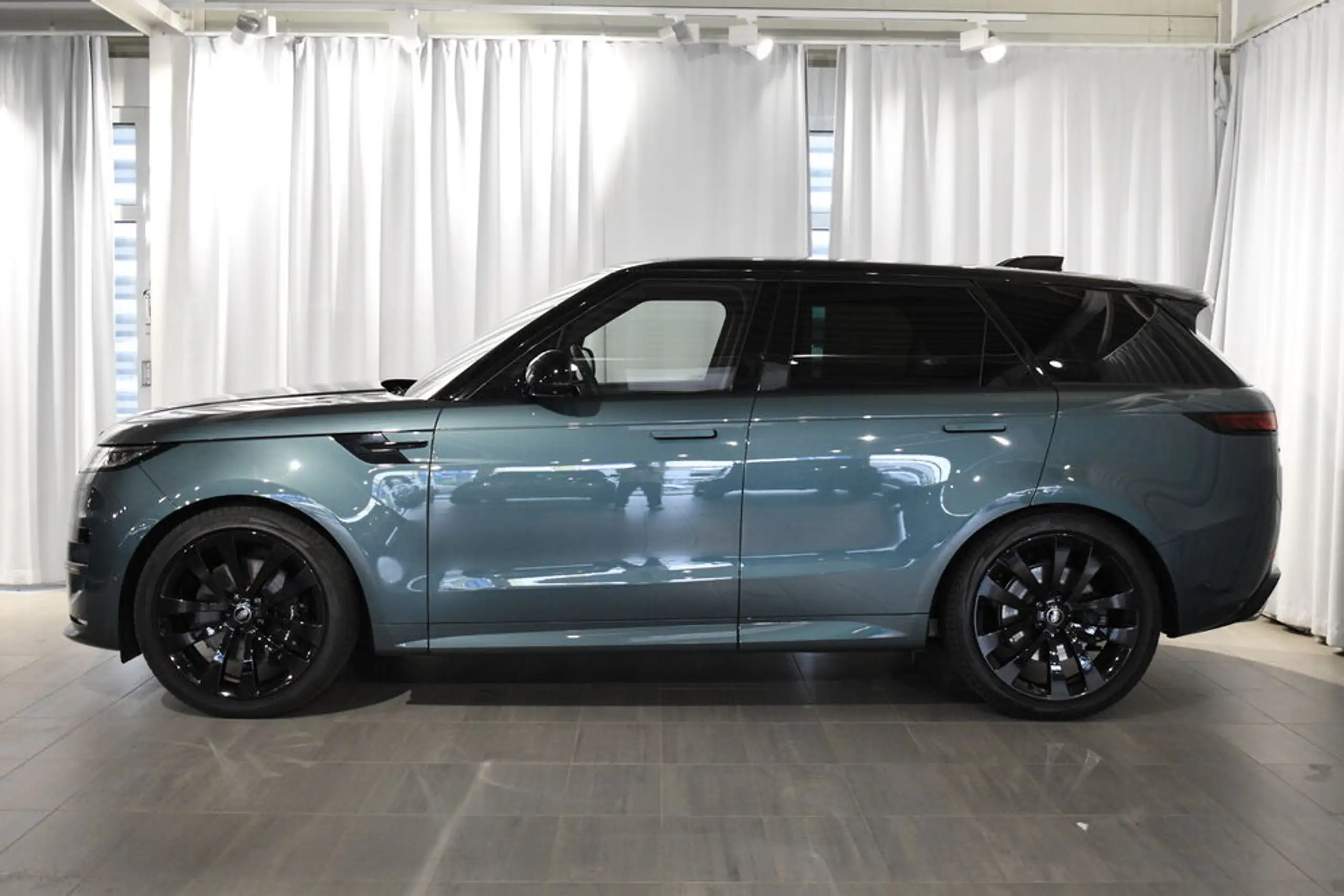 Land Rover - Range Rover Sport