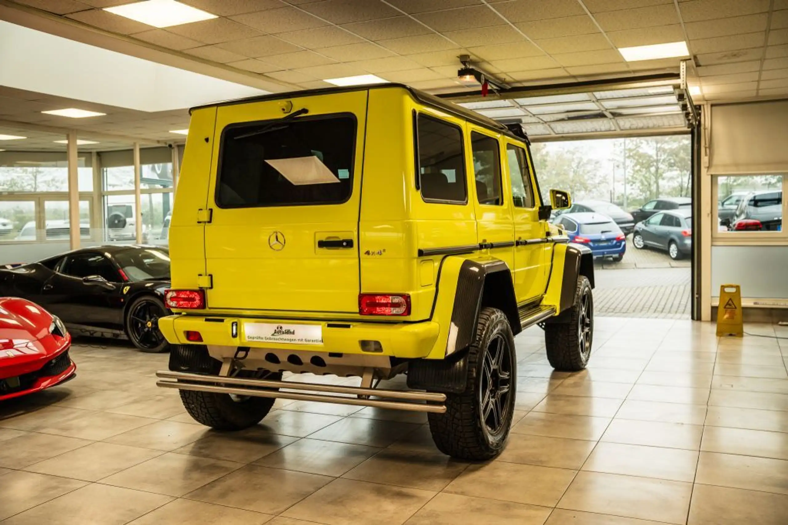 Mercedes-Benz - G 500