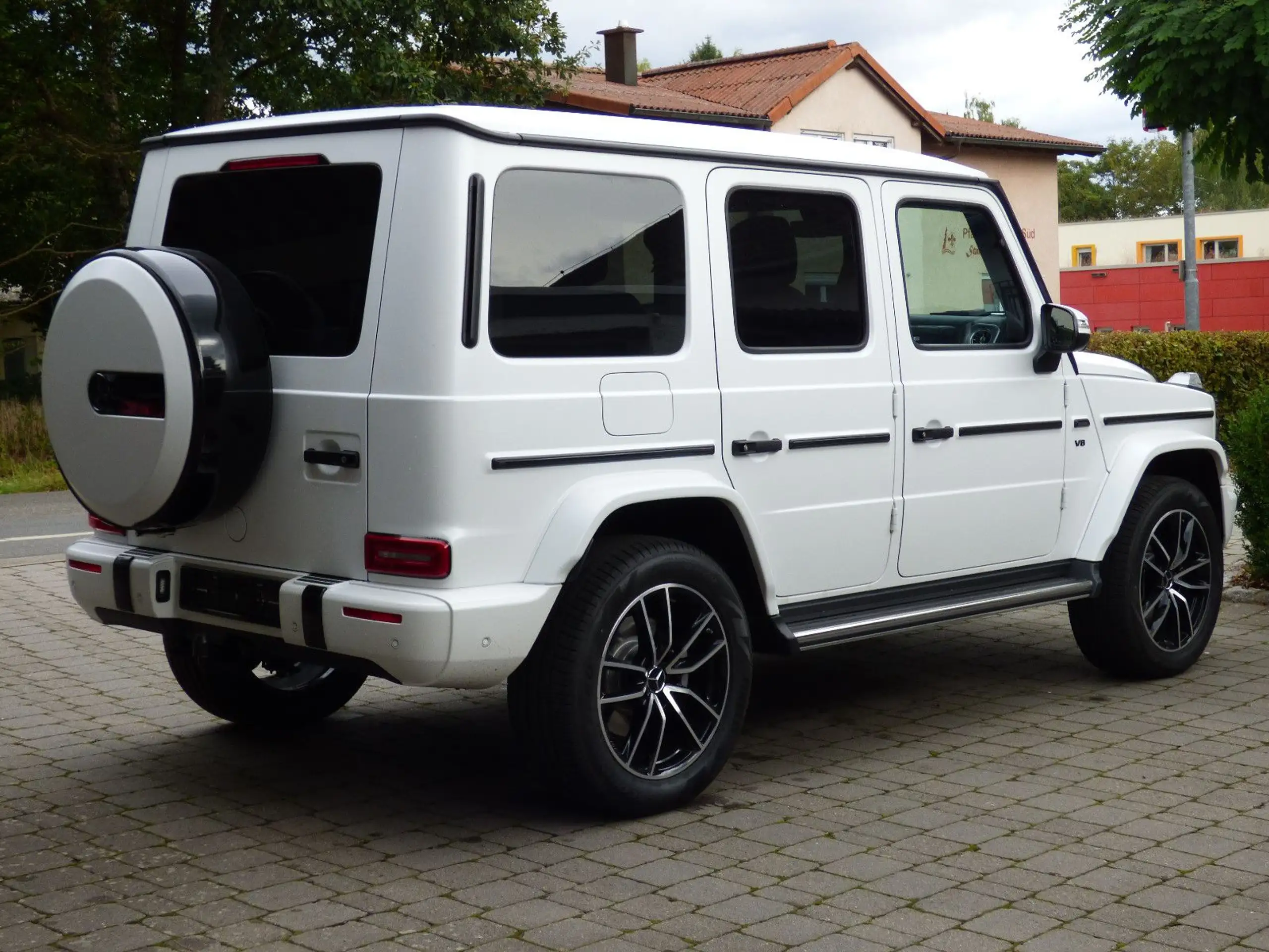 Mercedes-Benz - G 500