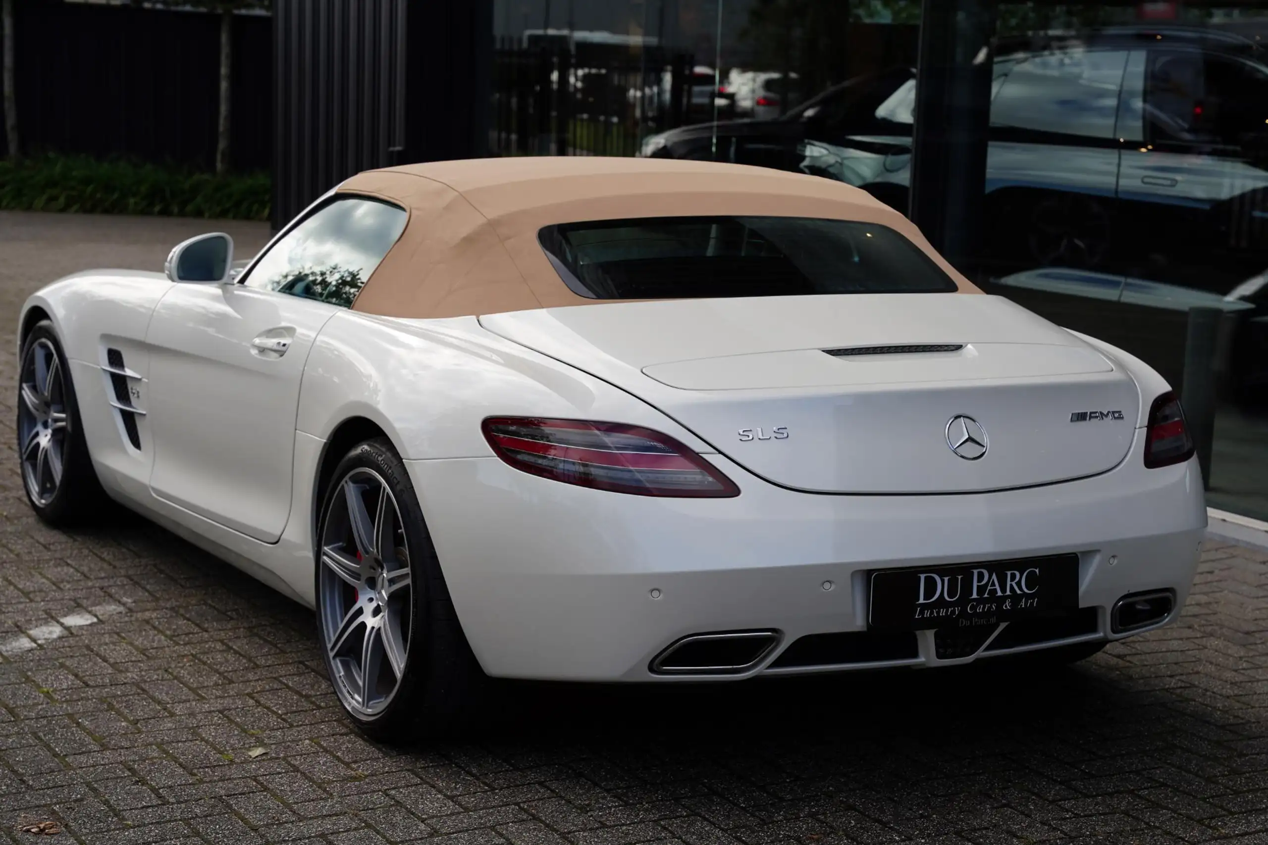 Mercedes-Benz - SLS