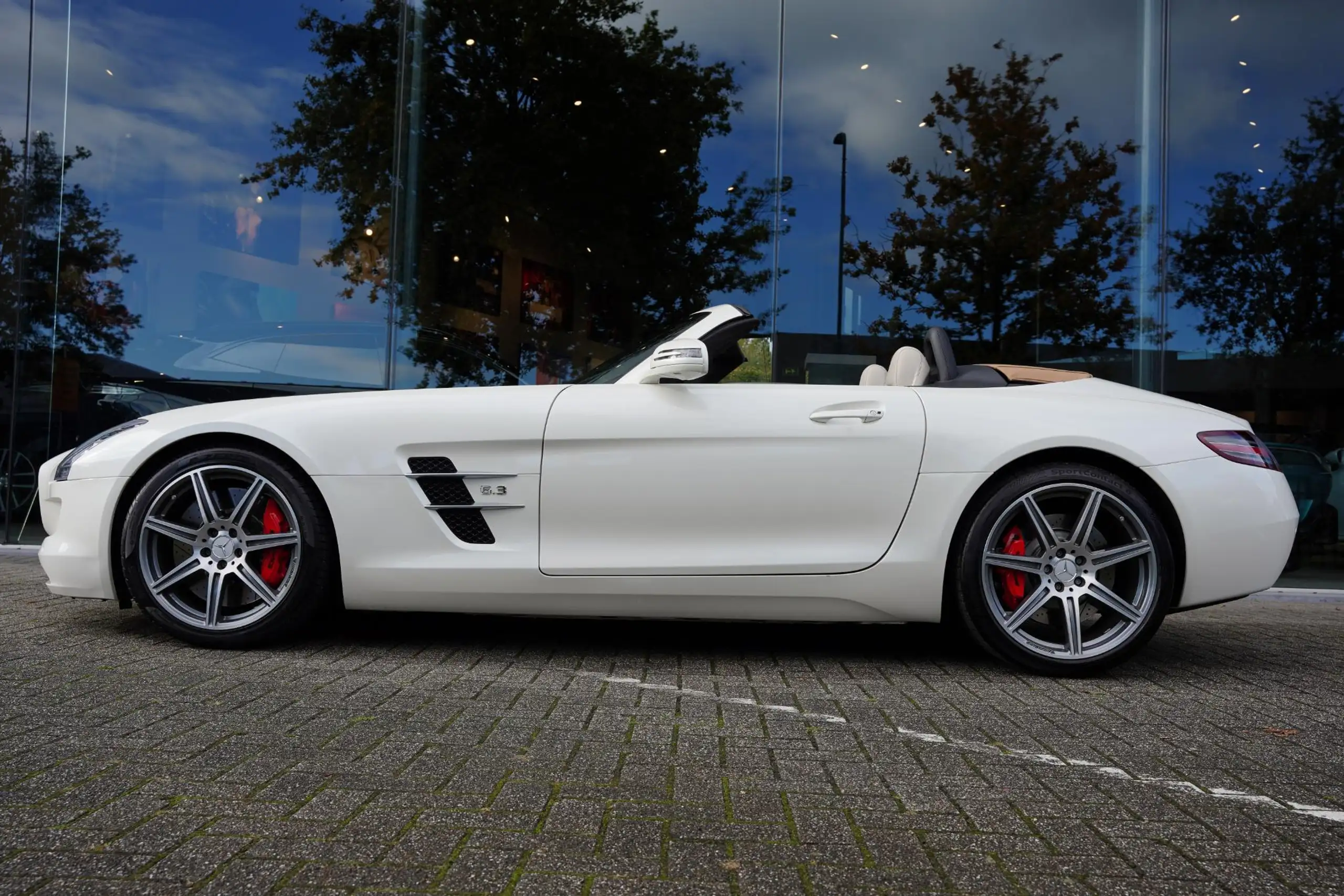 Mercedes-Benz - SLS