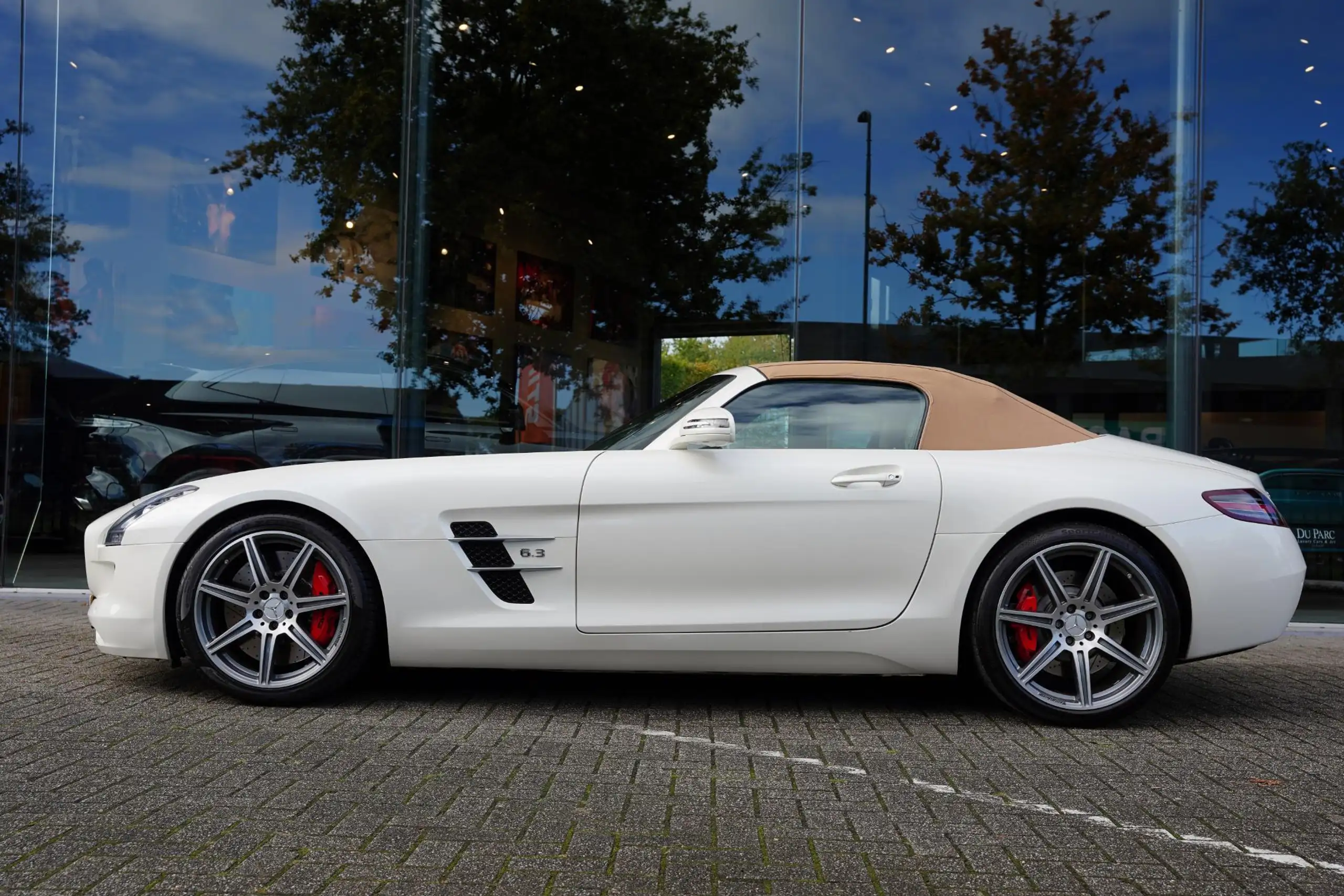 Mercedes-Benz - SLS