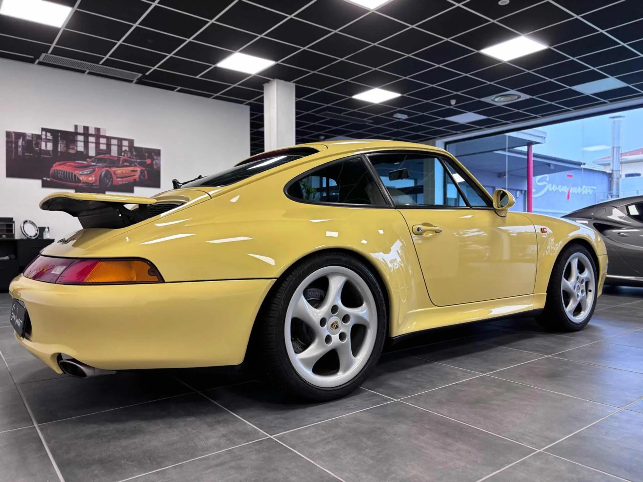 Porsche - 911