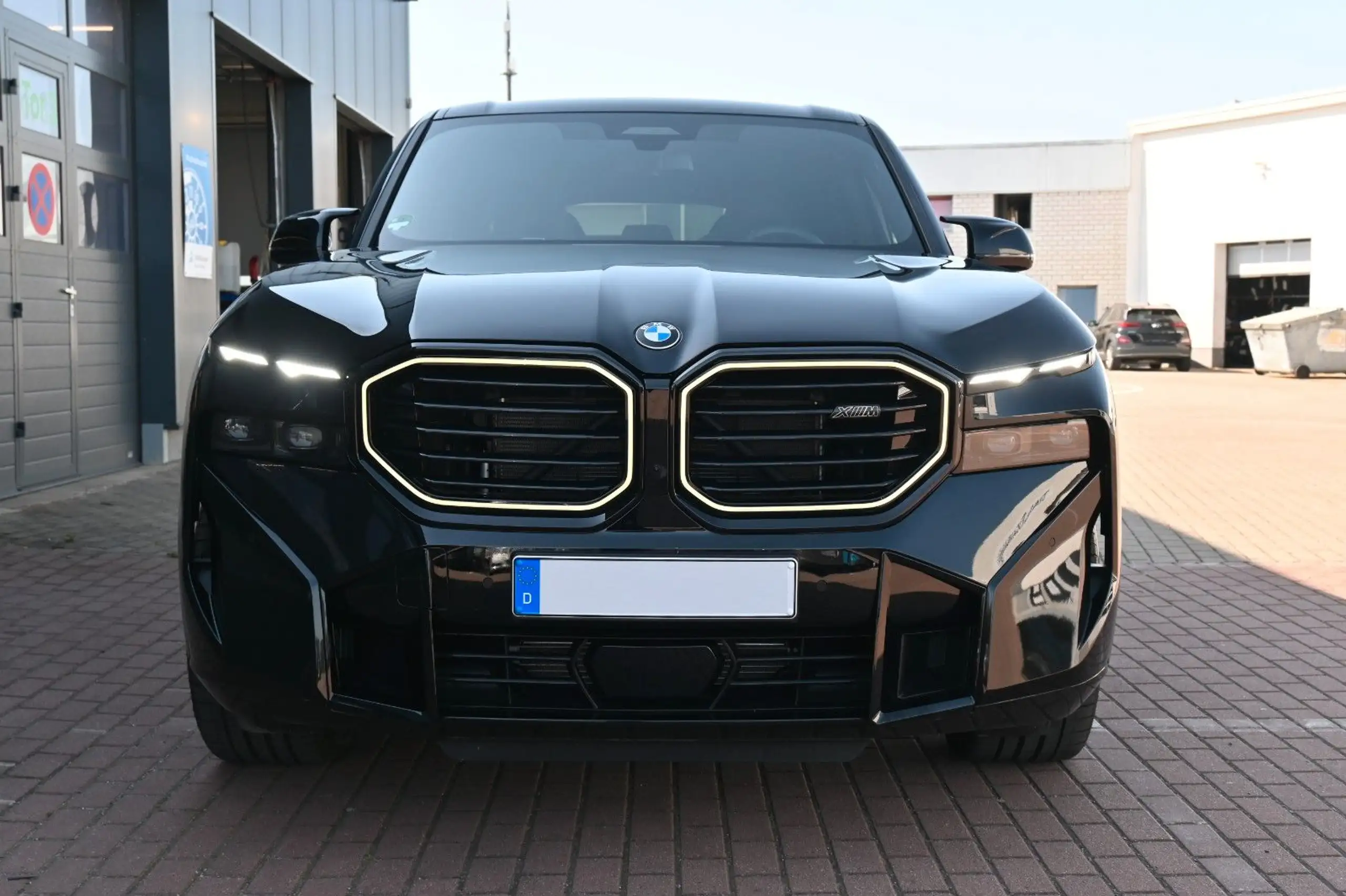 BMW - XM