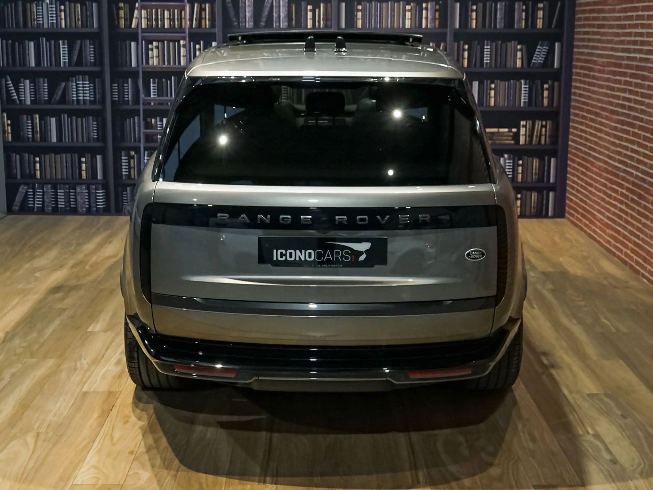 Land Rover - Range Rover