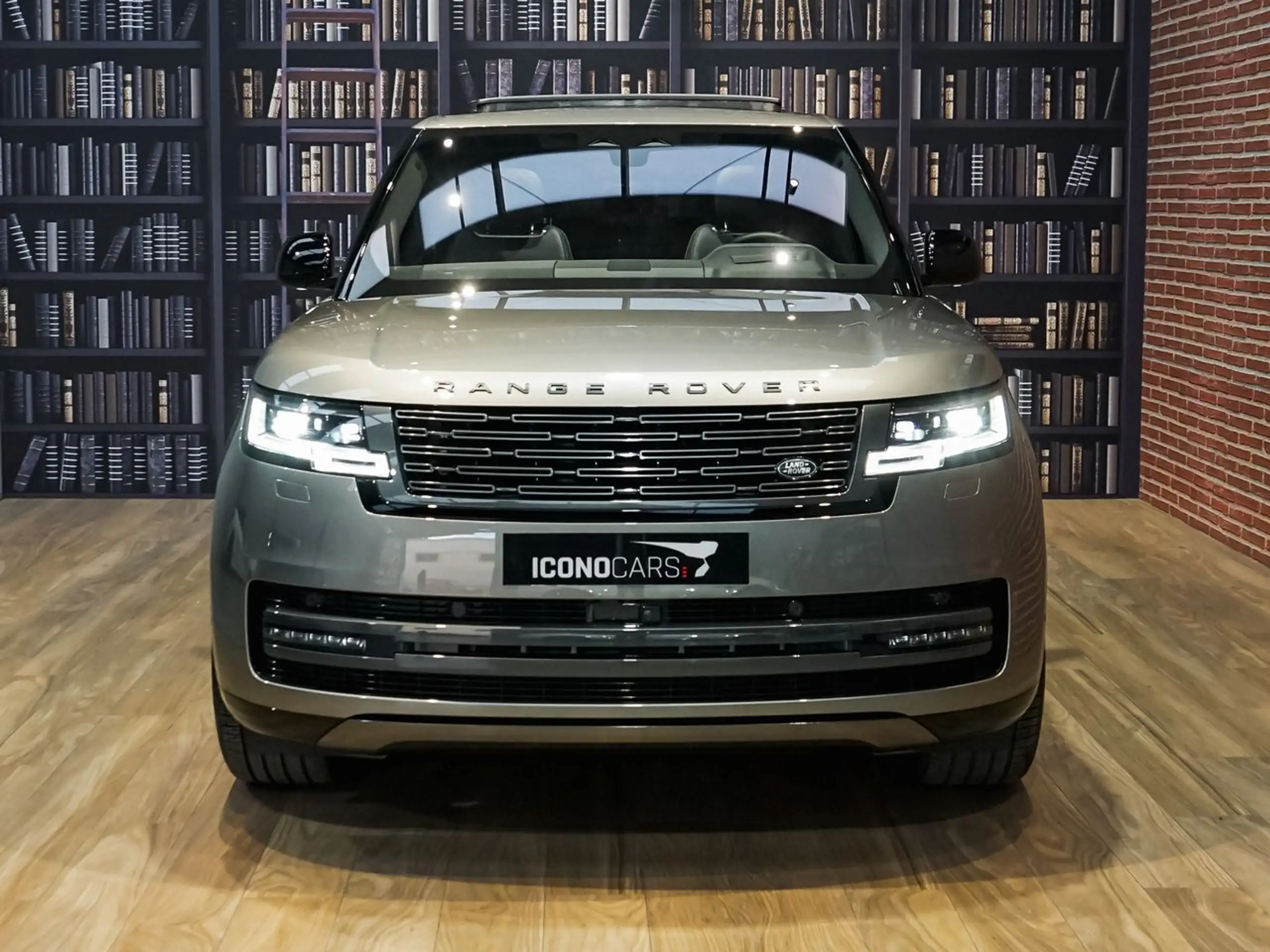 Land Rover - Range Rover