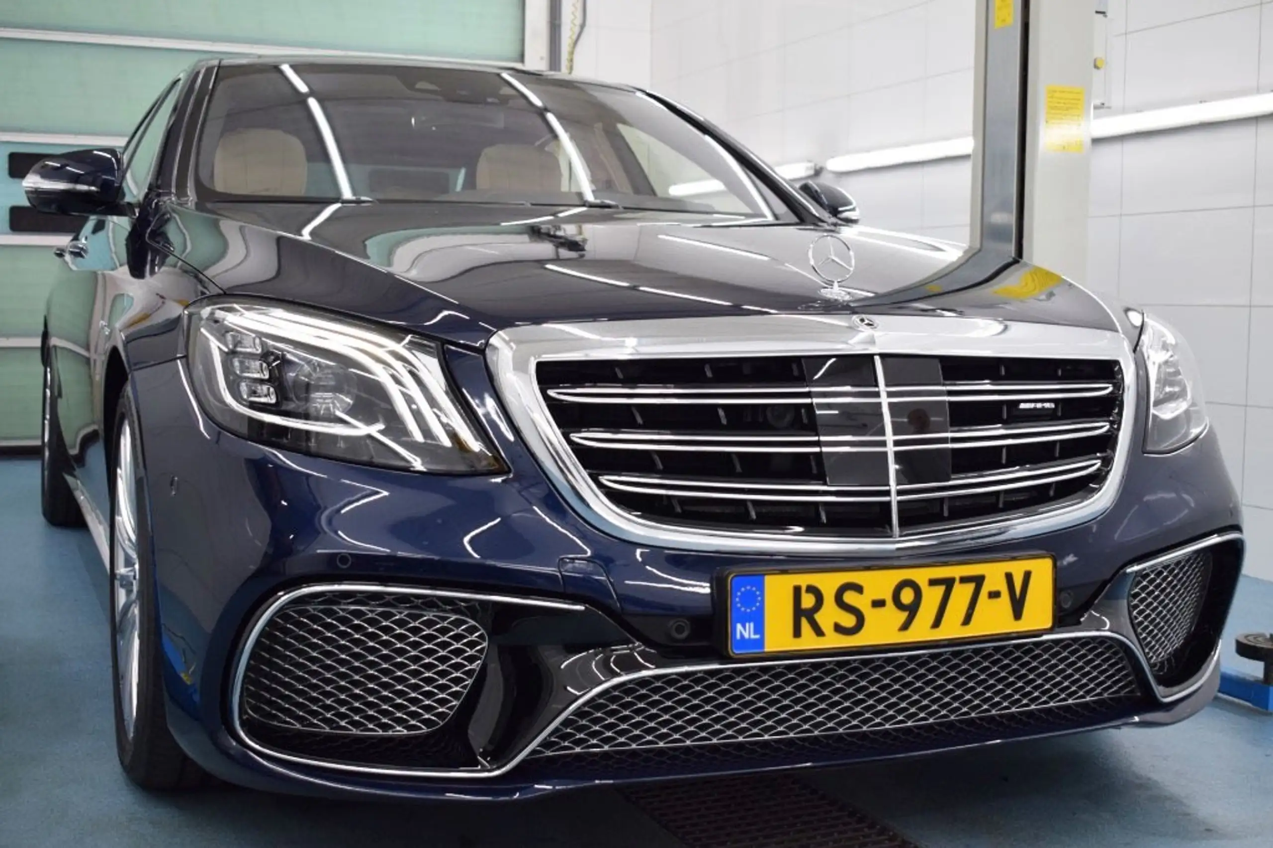 Mercedes-Benz - S 65 AMG