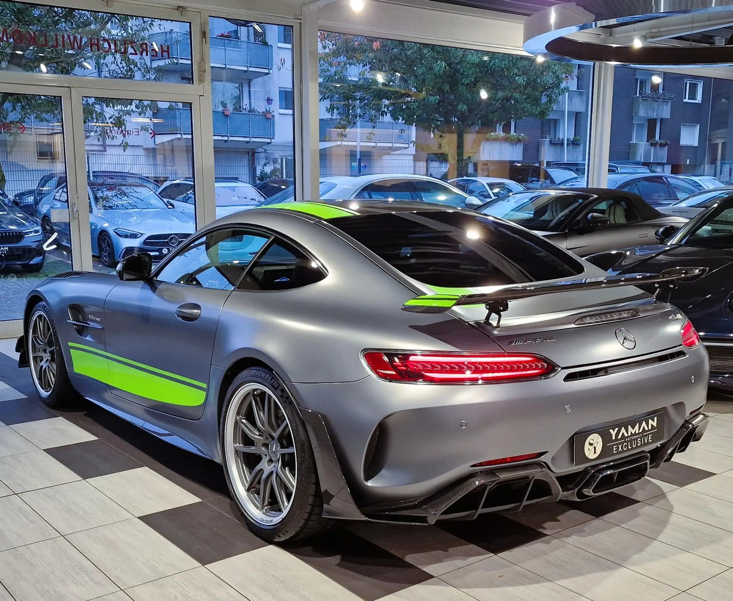 Mercedes-Benz - AMG GT