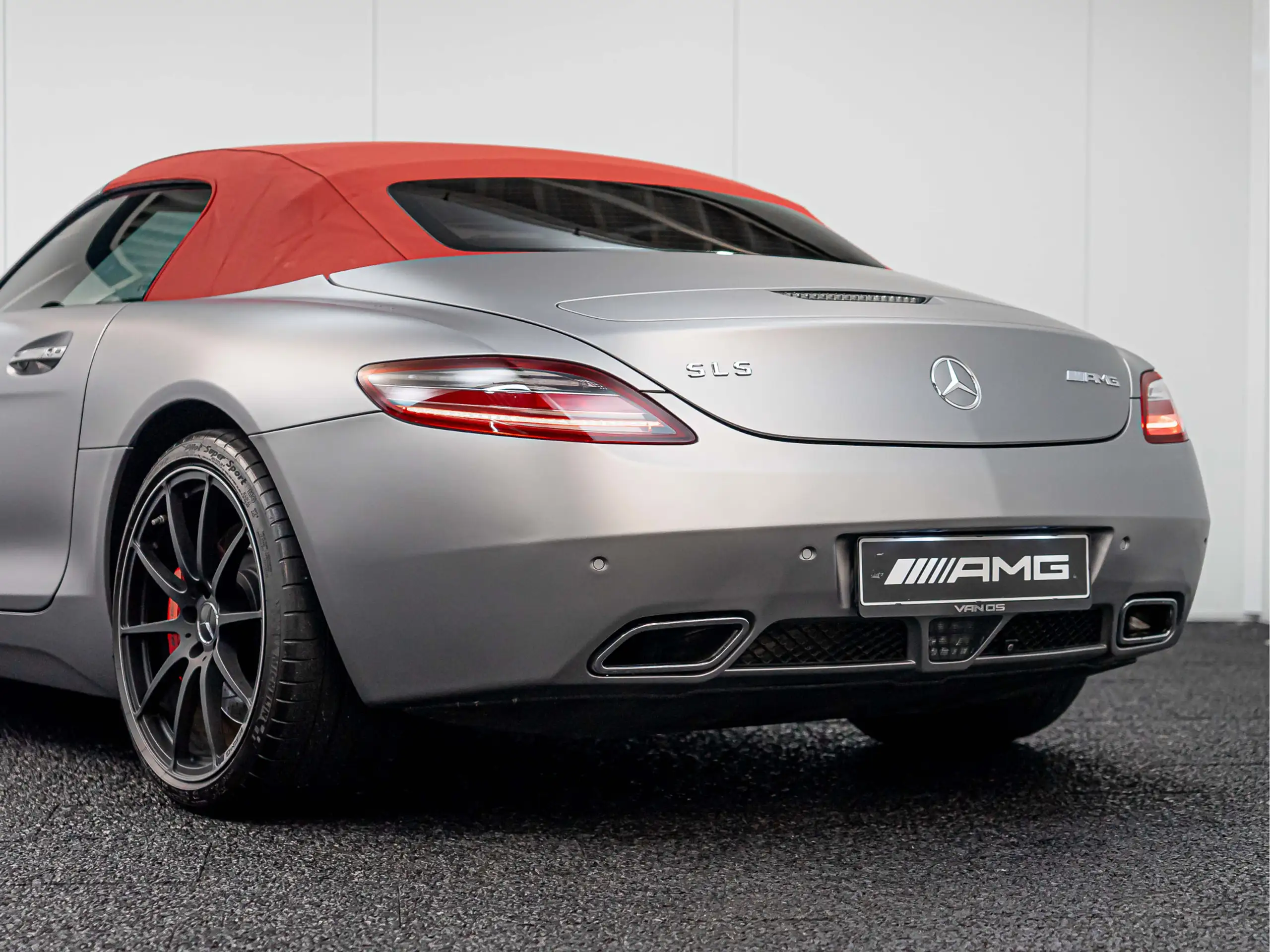 Mercedes-Benz - SLS