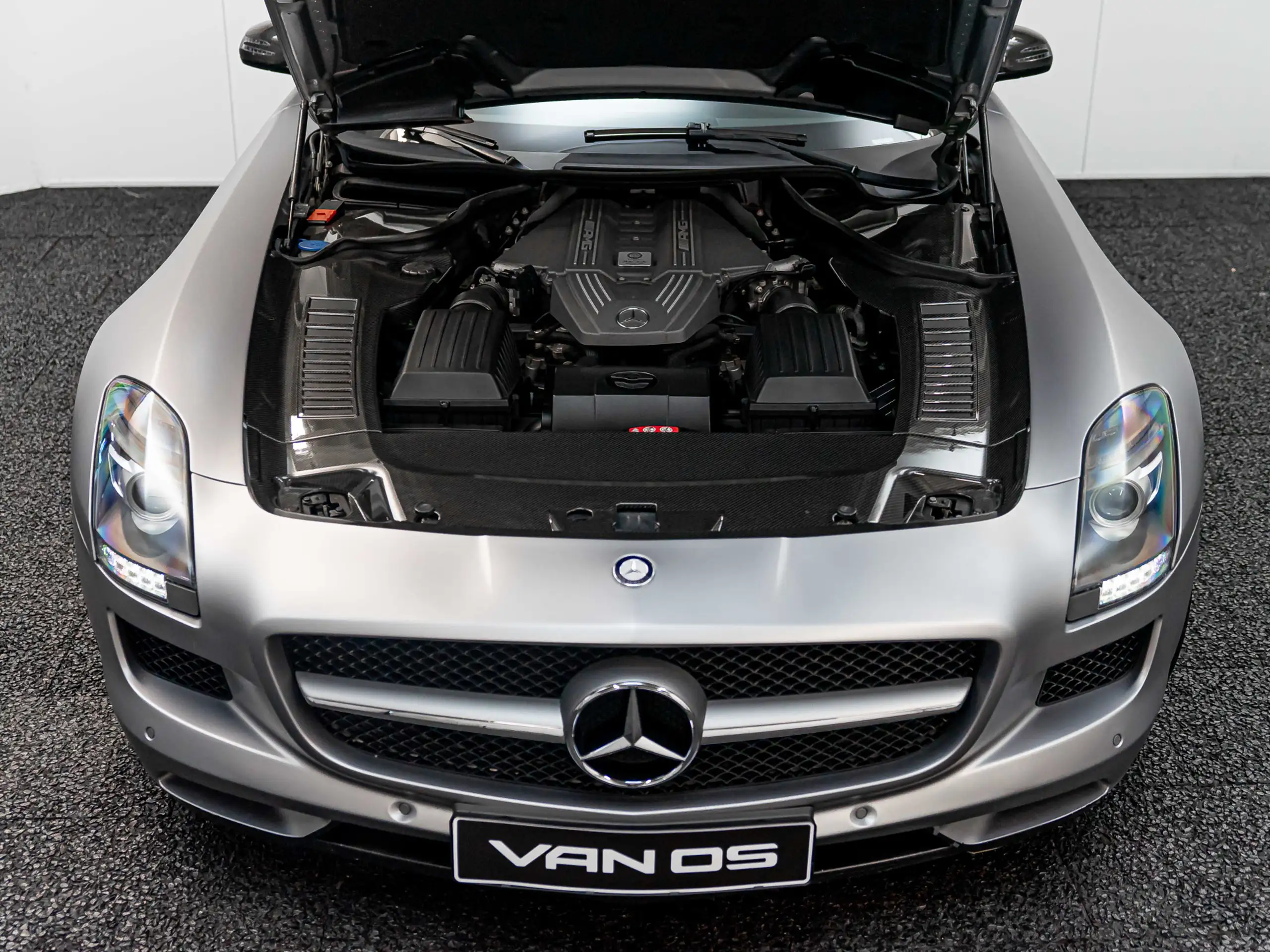 Mercedes-Benz - SLS