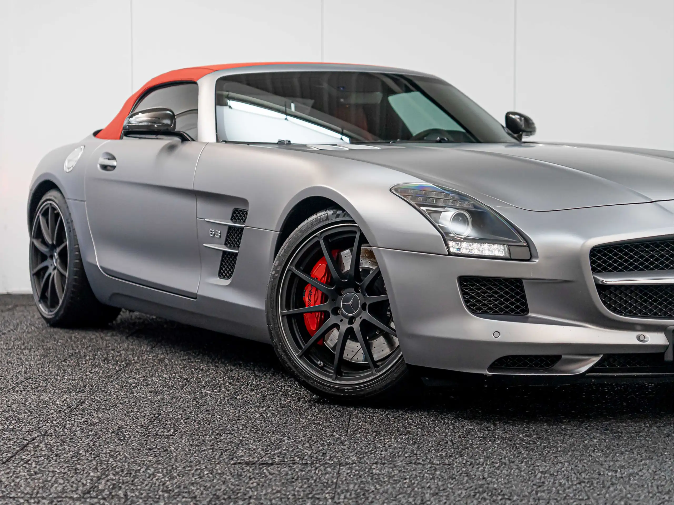 Mercedes-Benz - SLS