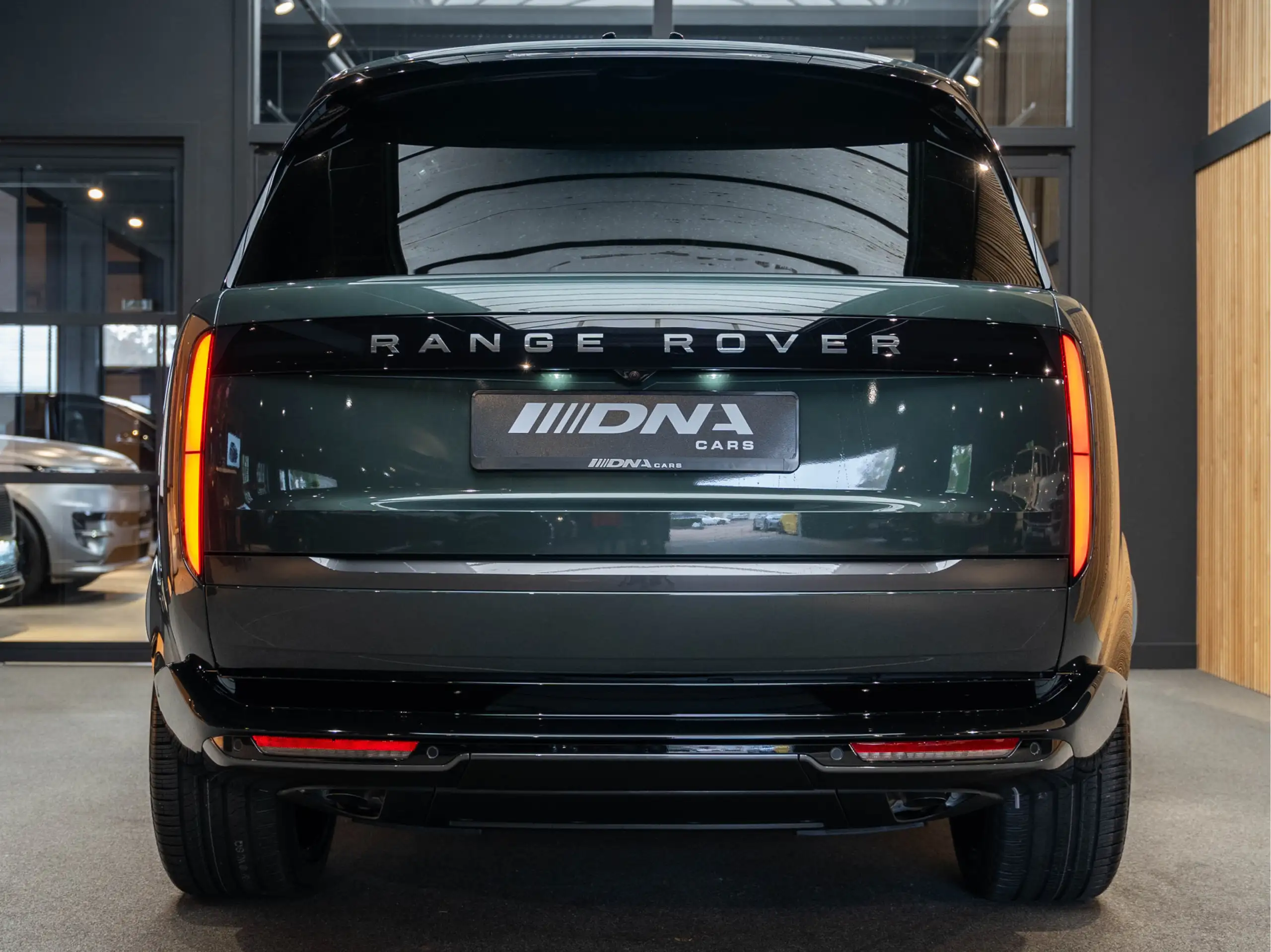 Land Rover - Range Rover