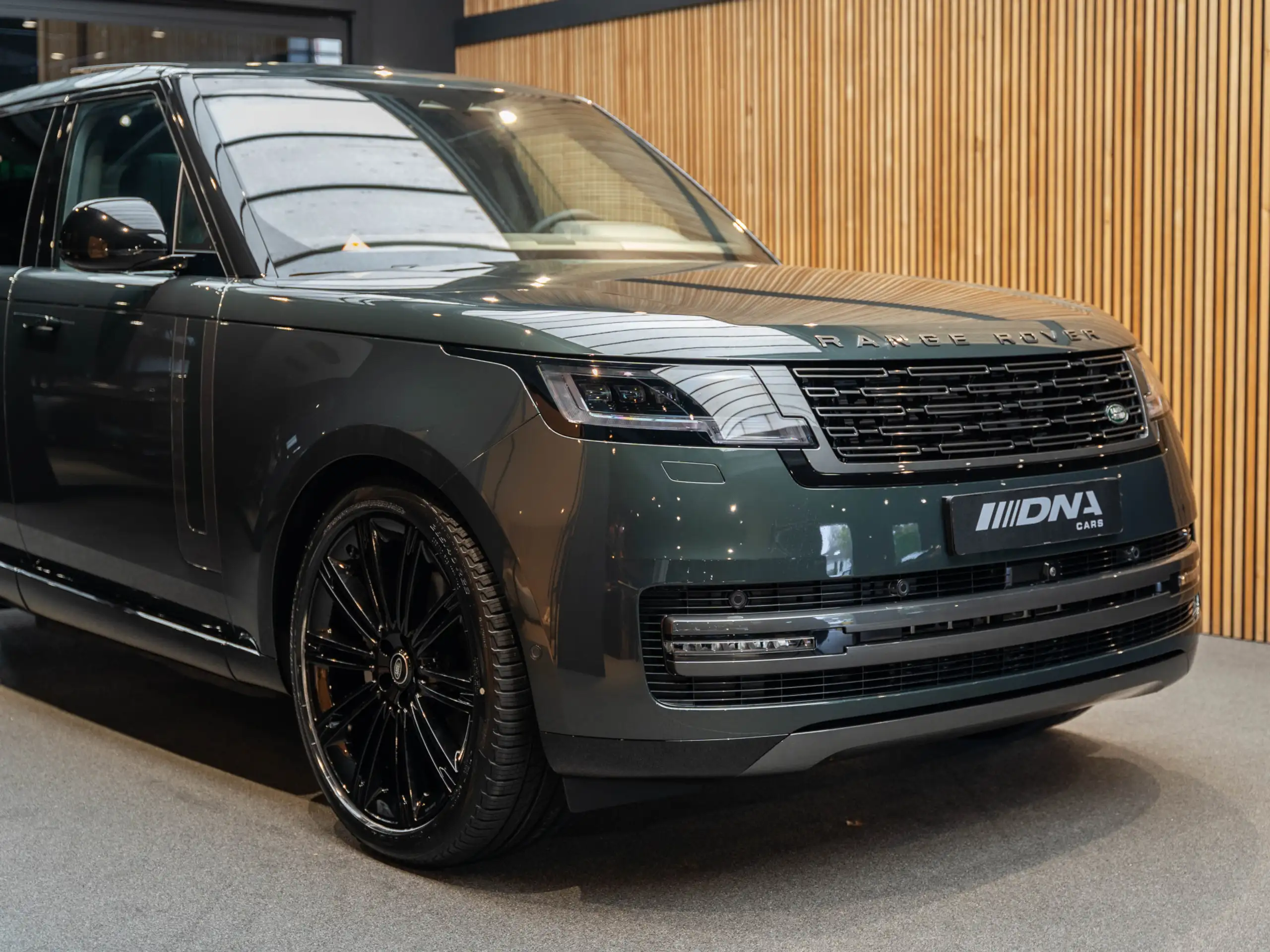 Land Rover - Range Rover