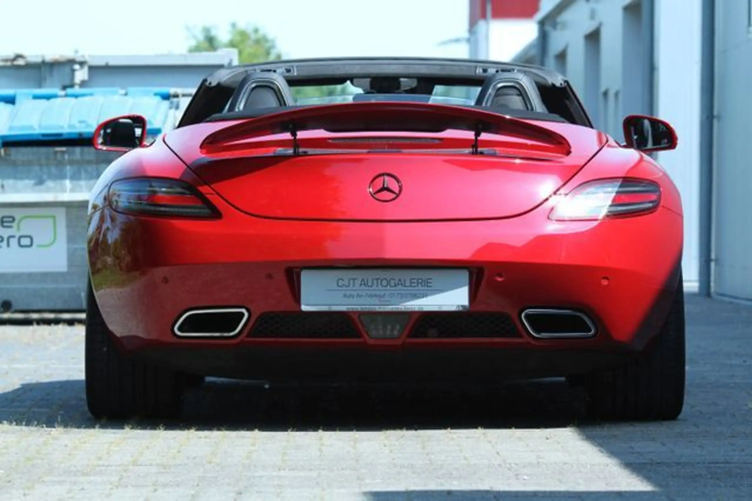 Mercedes-Benz - SLS