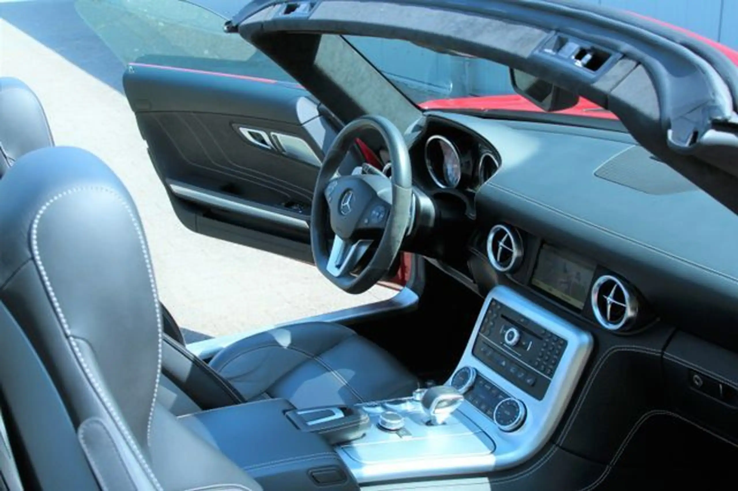 Mercedes-Benz - SLS