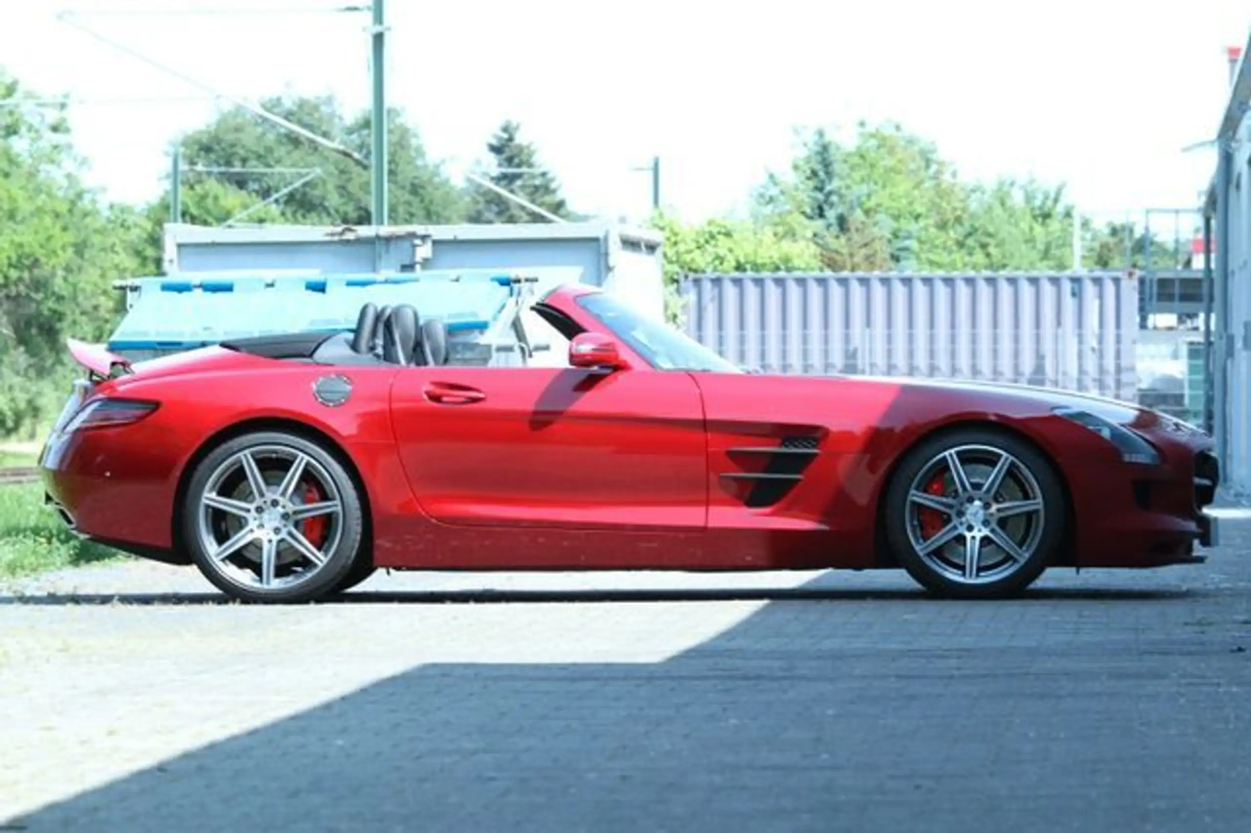 Mercedes-Benz - SLS