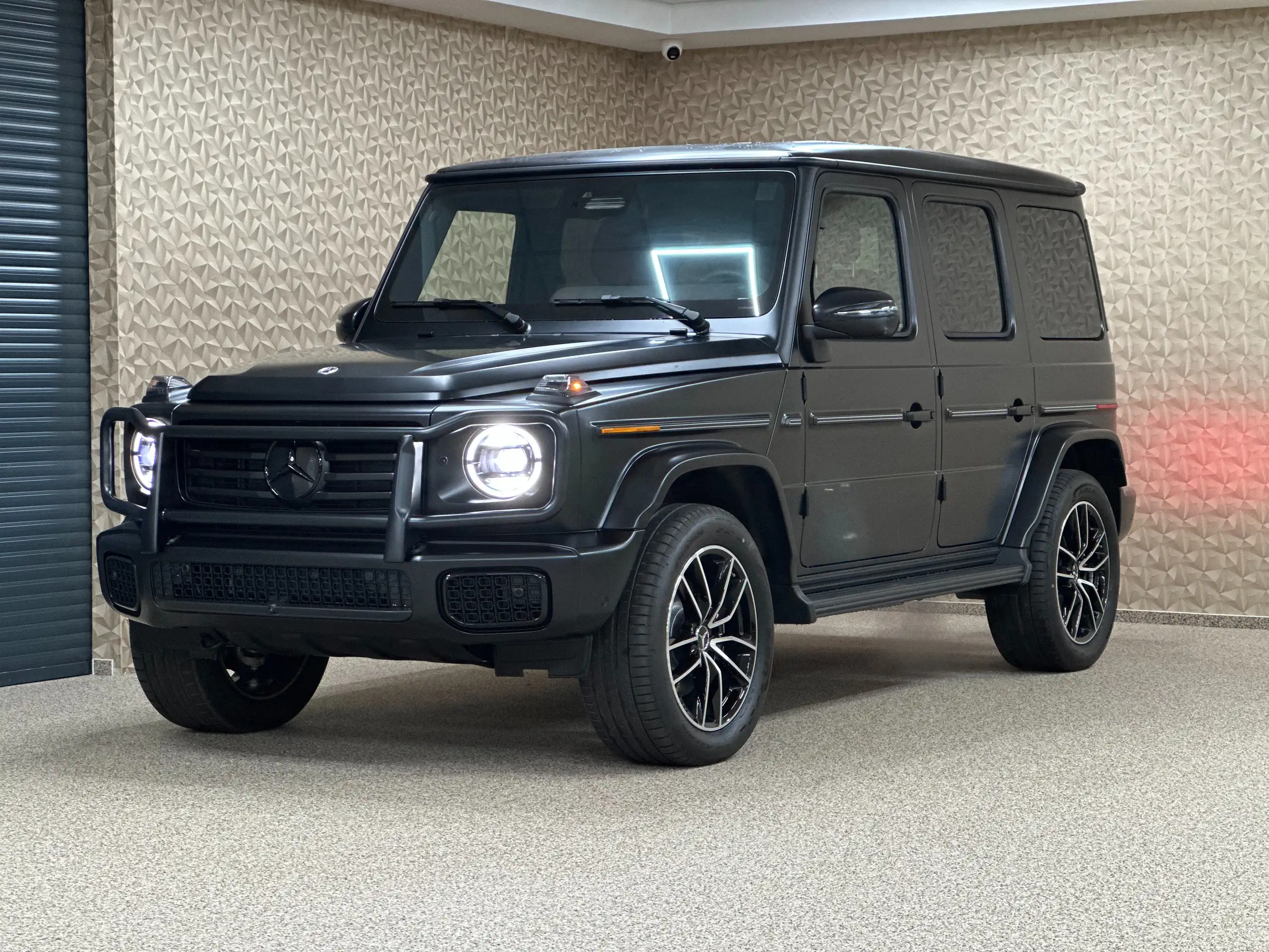 Mercedes-Benz - G 500