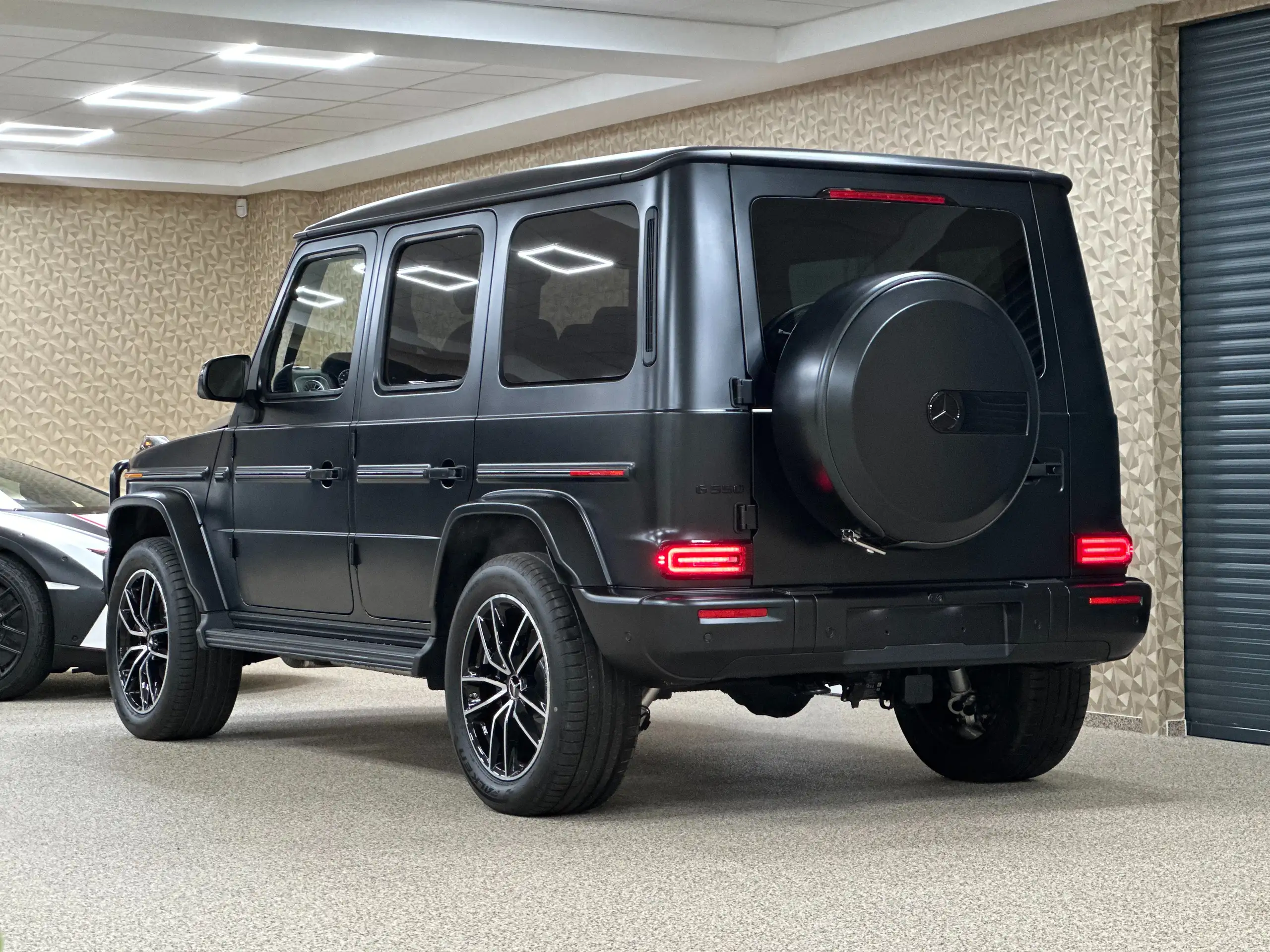 Mercedes-Benz - G 500