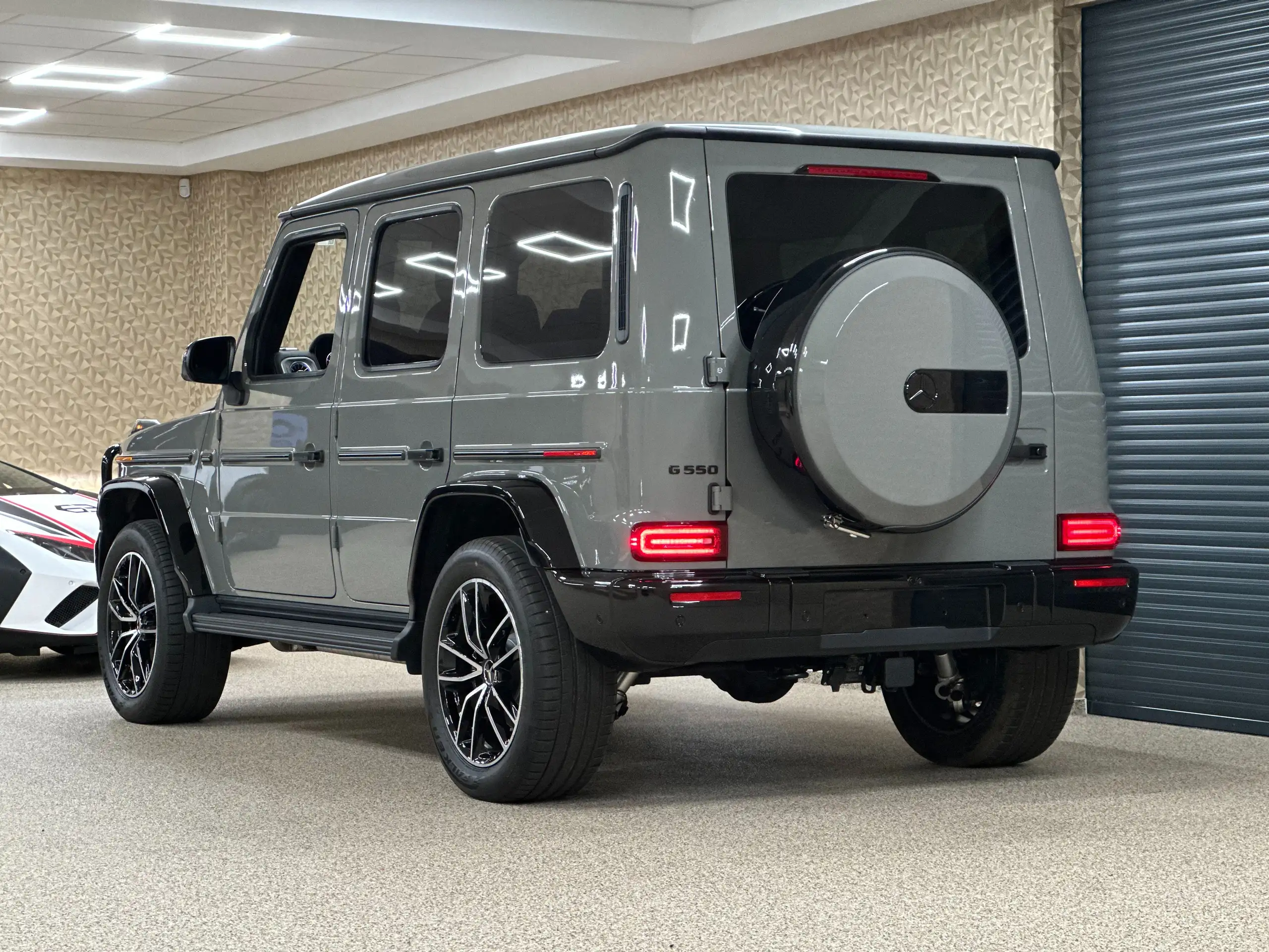 Mercedes-Benz - G 500