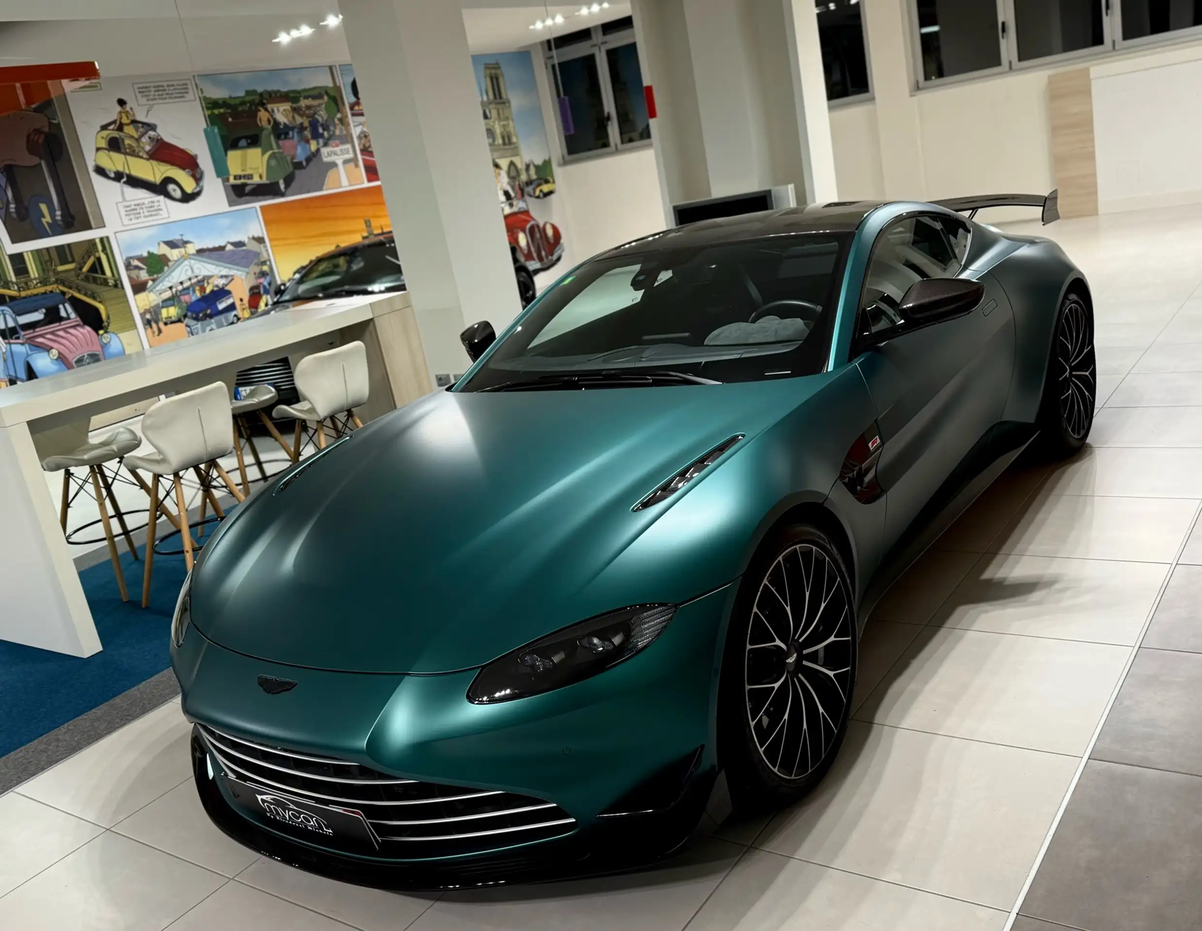 Aston Martin - Vantage