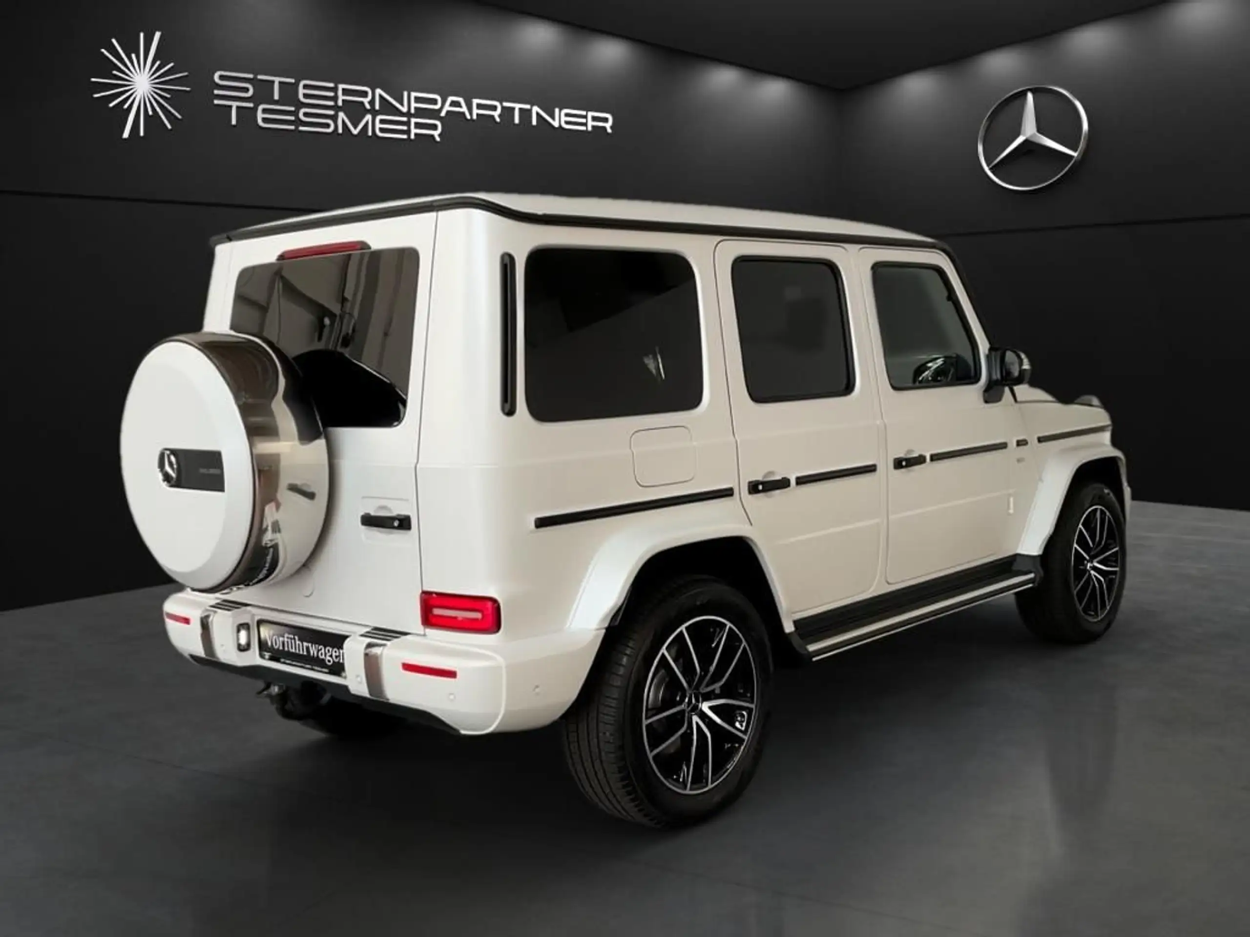 Mercedes-Benz - G 500