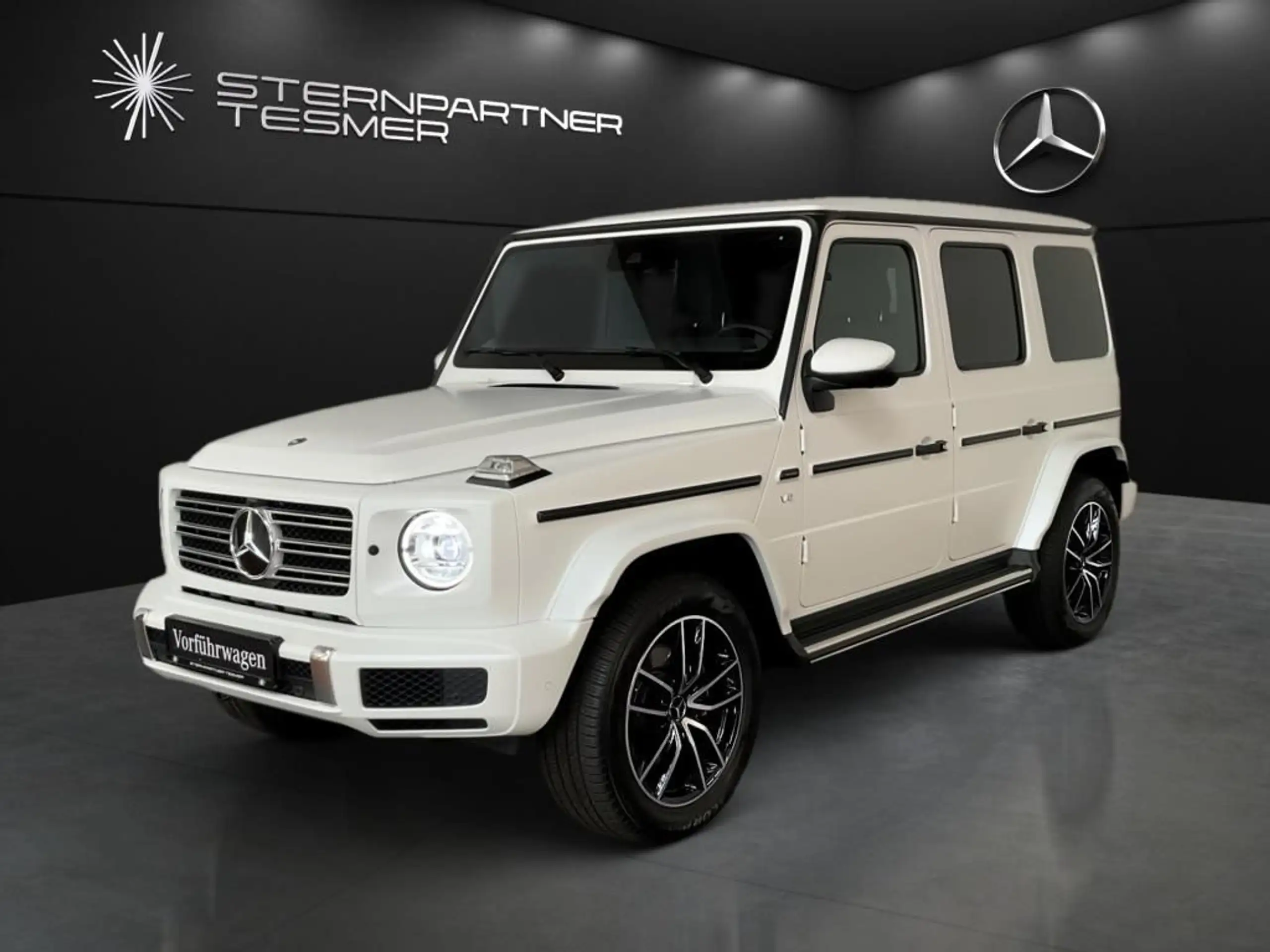 Mercedes-Benz - G 500