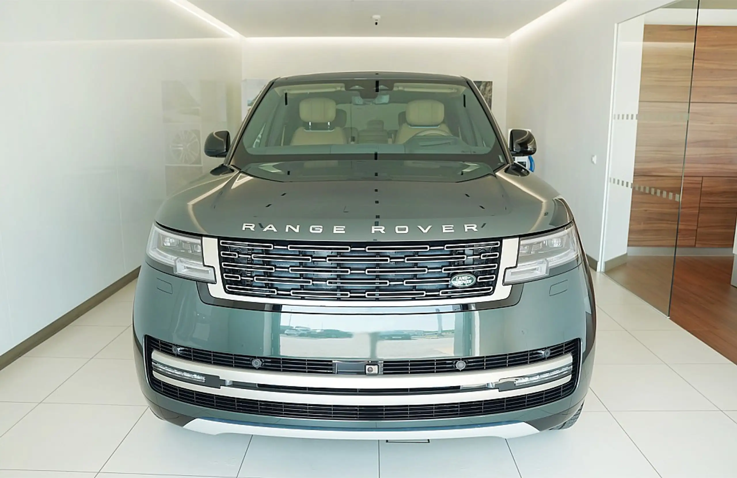 Land Rover - Range Rover