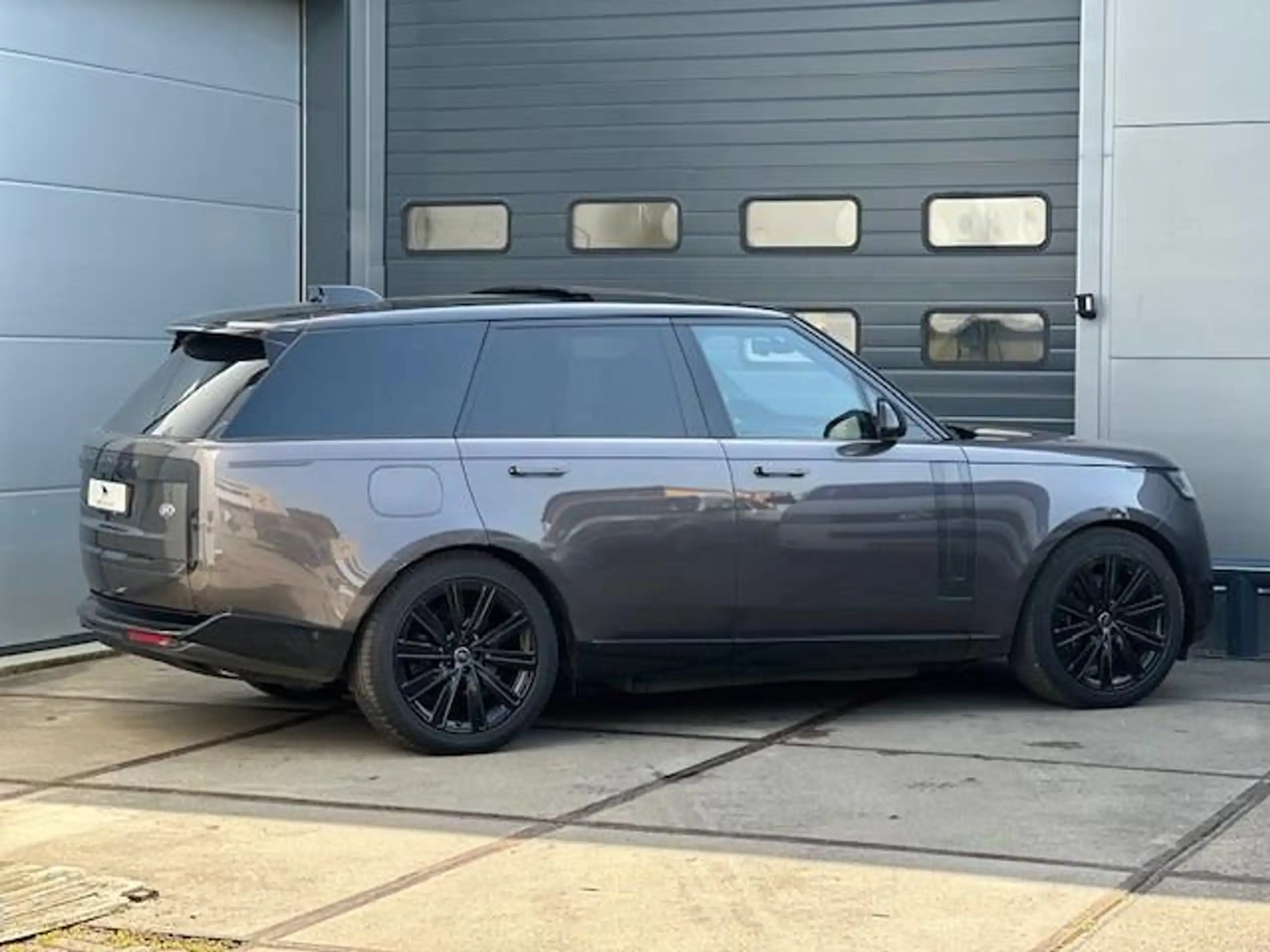 Land Rover - Range Rover