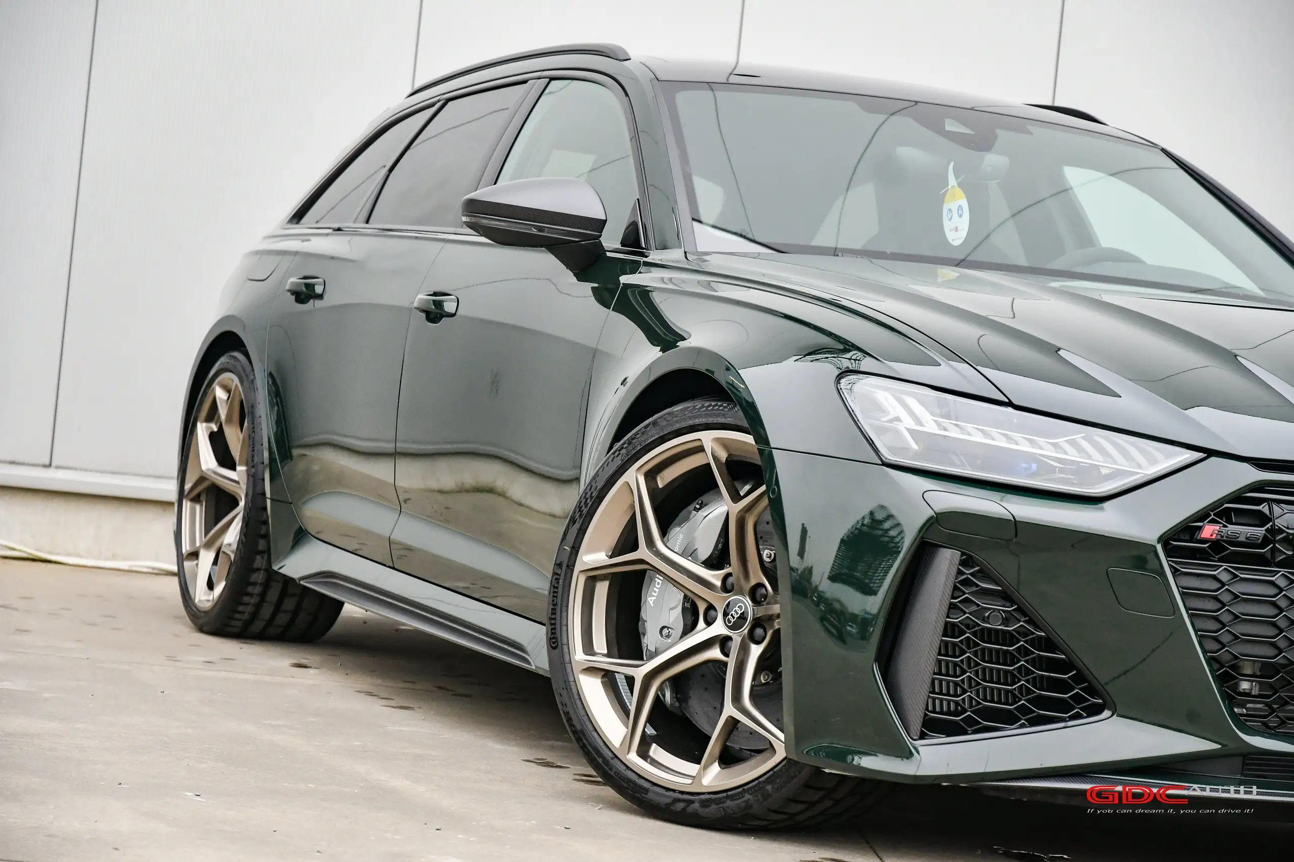 Audi - RS6