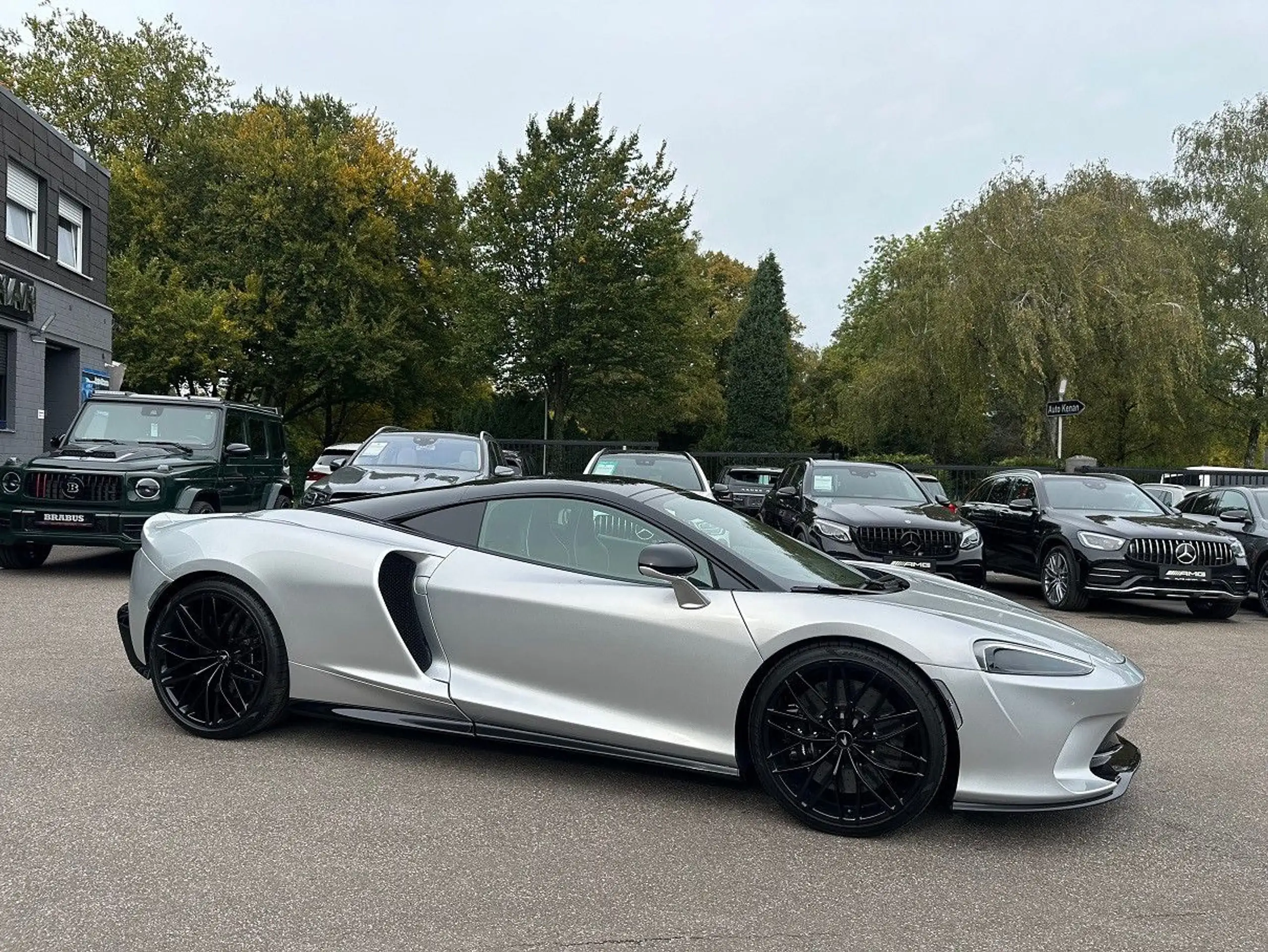 McLaren - GT