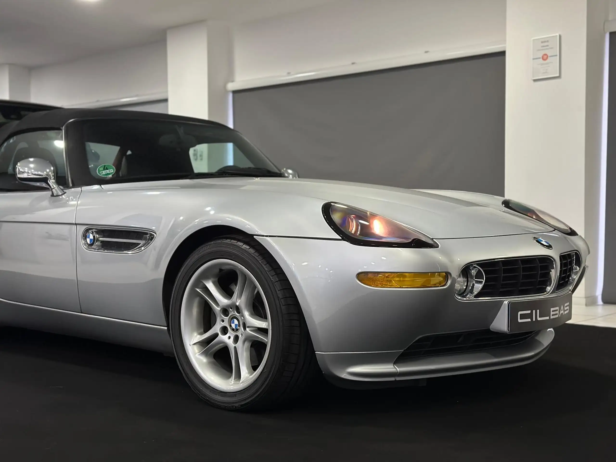 BMW - Z8