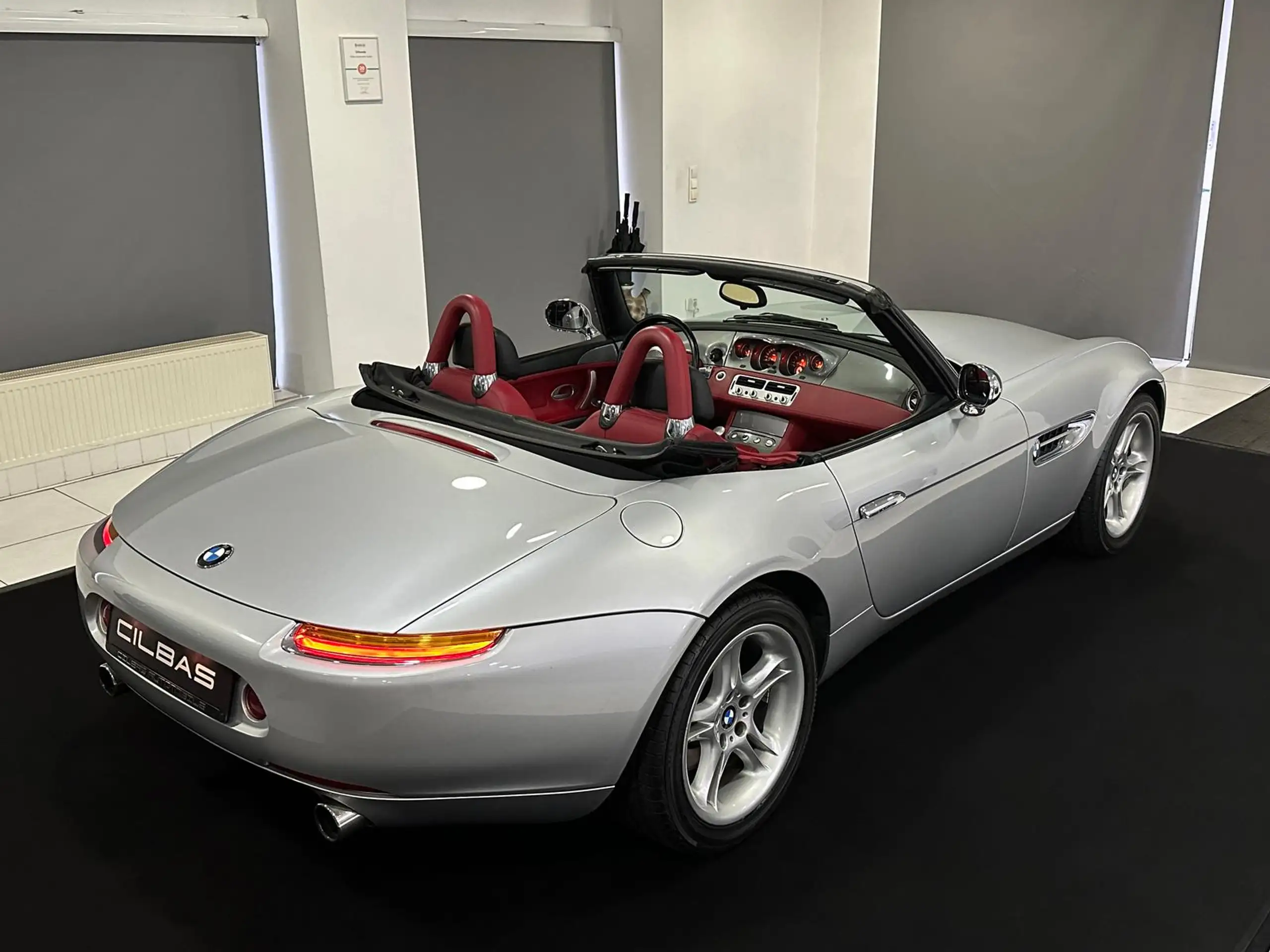 BMW - Z8