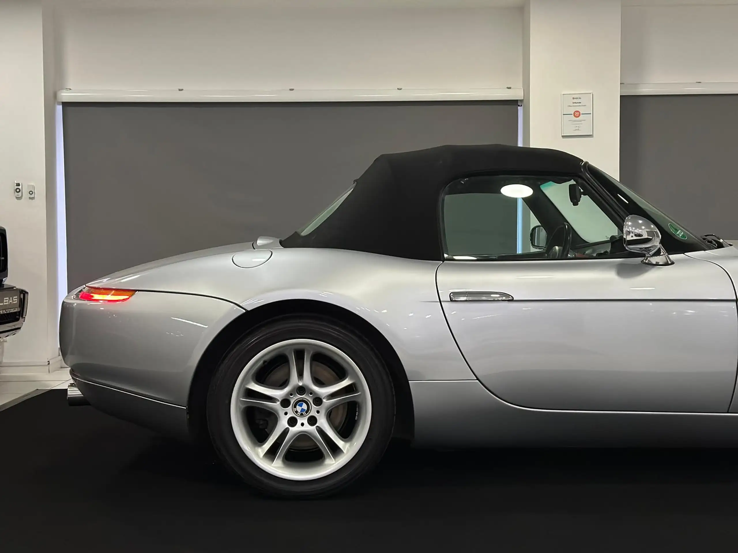 BMW - Z8