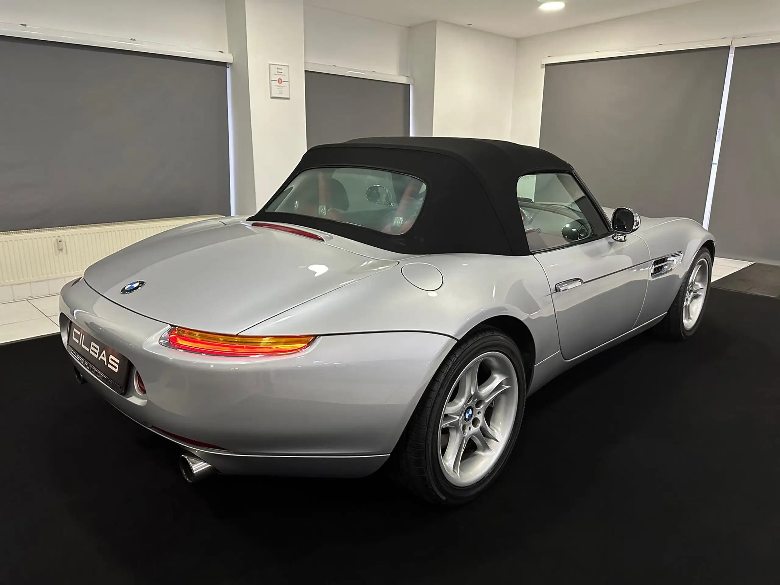 BMW - Z8