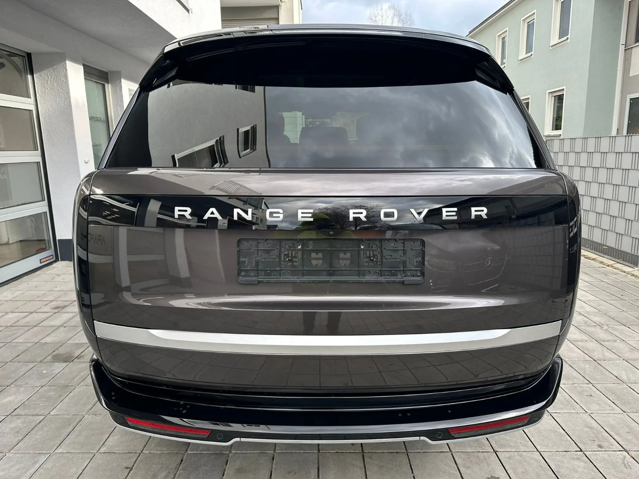 Land Rover - Range Rover