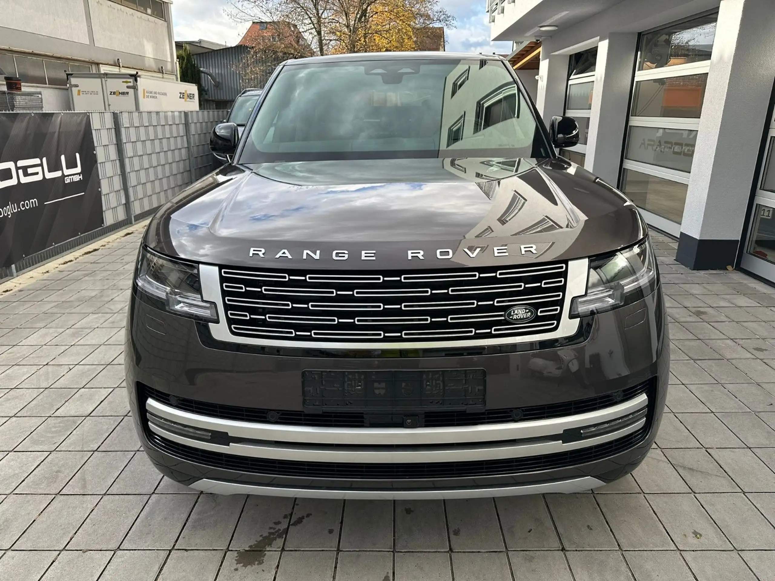 Land Rover - Range Rover