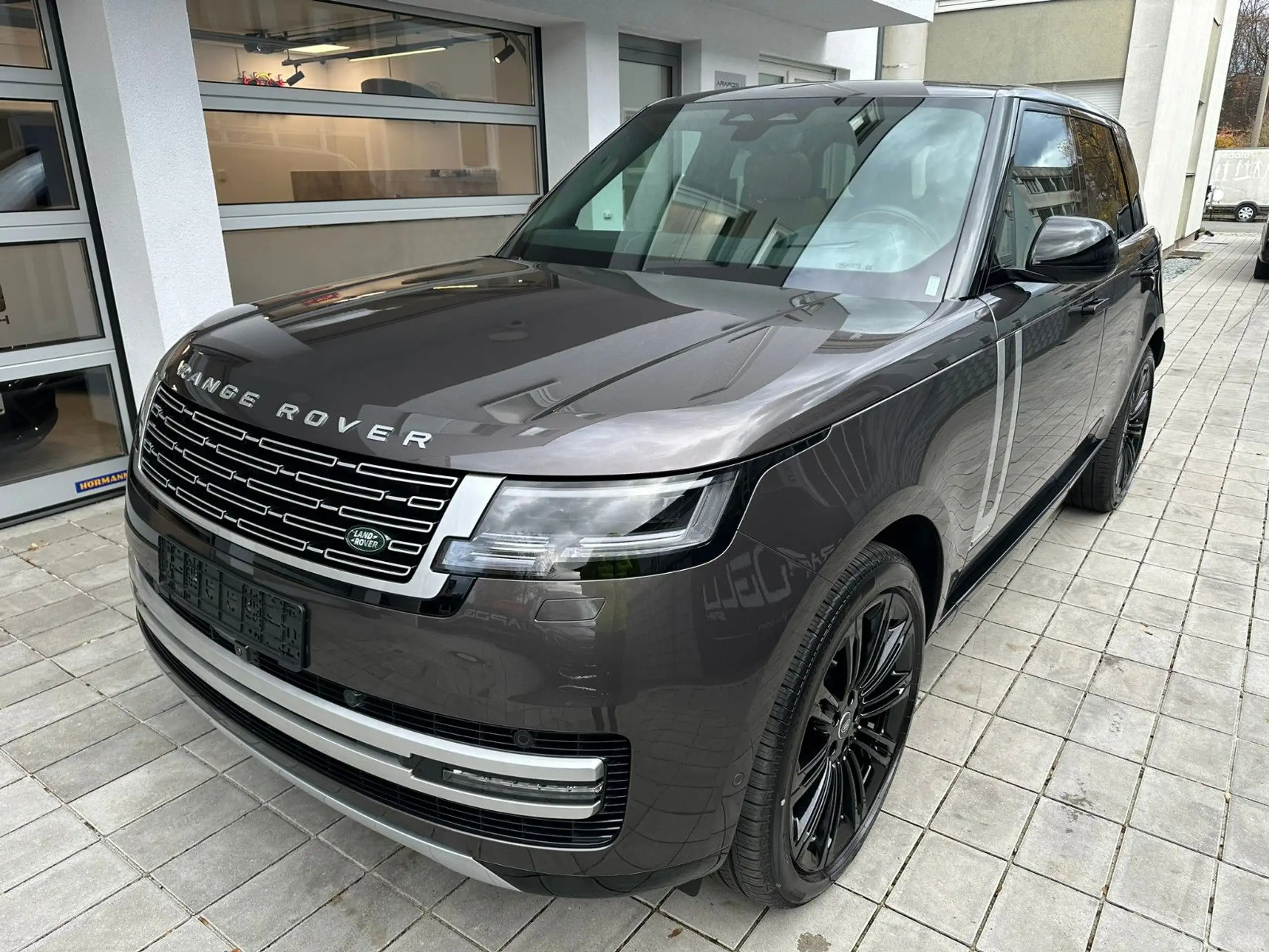 Land Rover - Range Rover