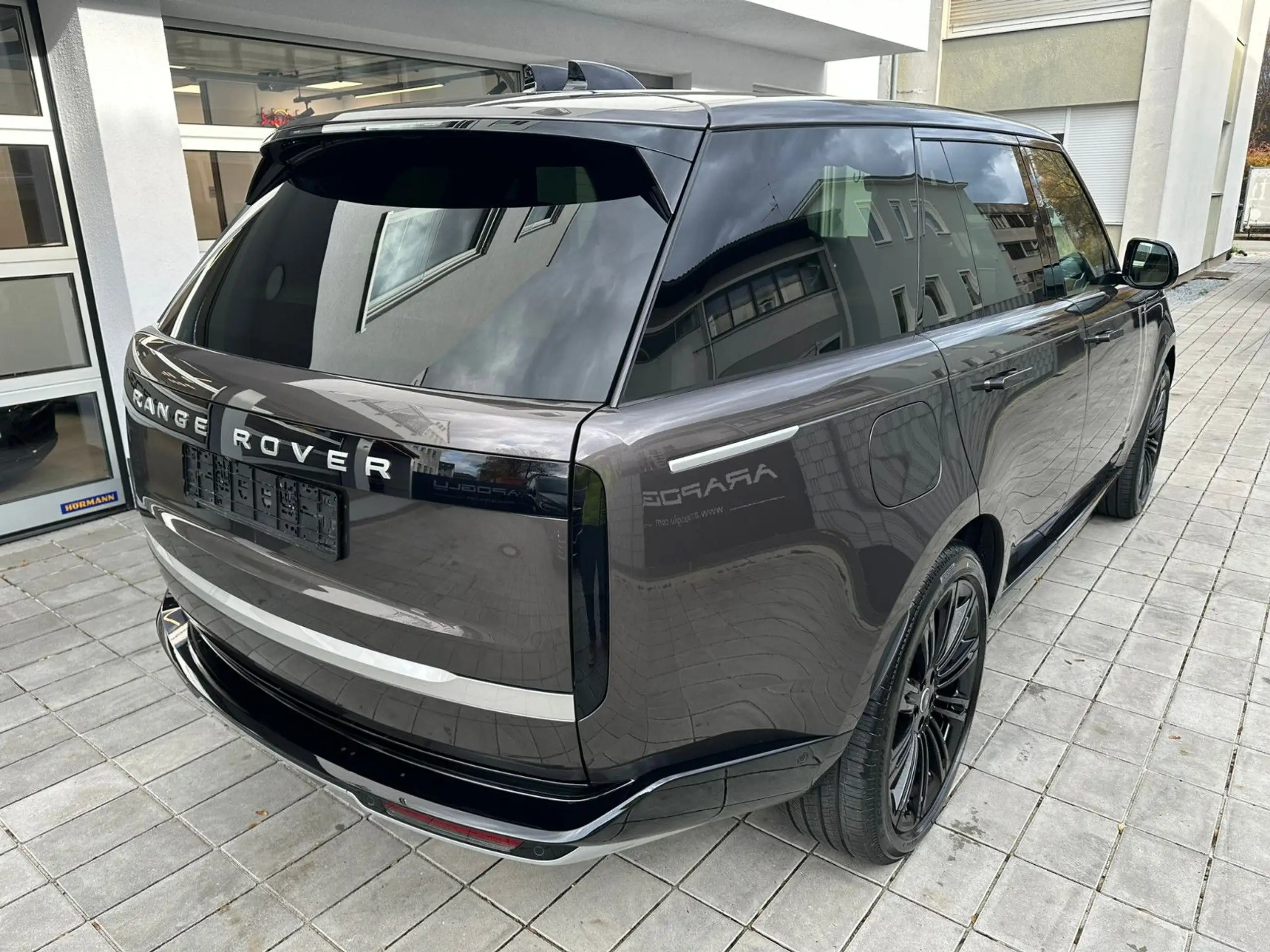 Land Rover - Range Rover