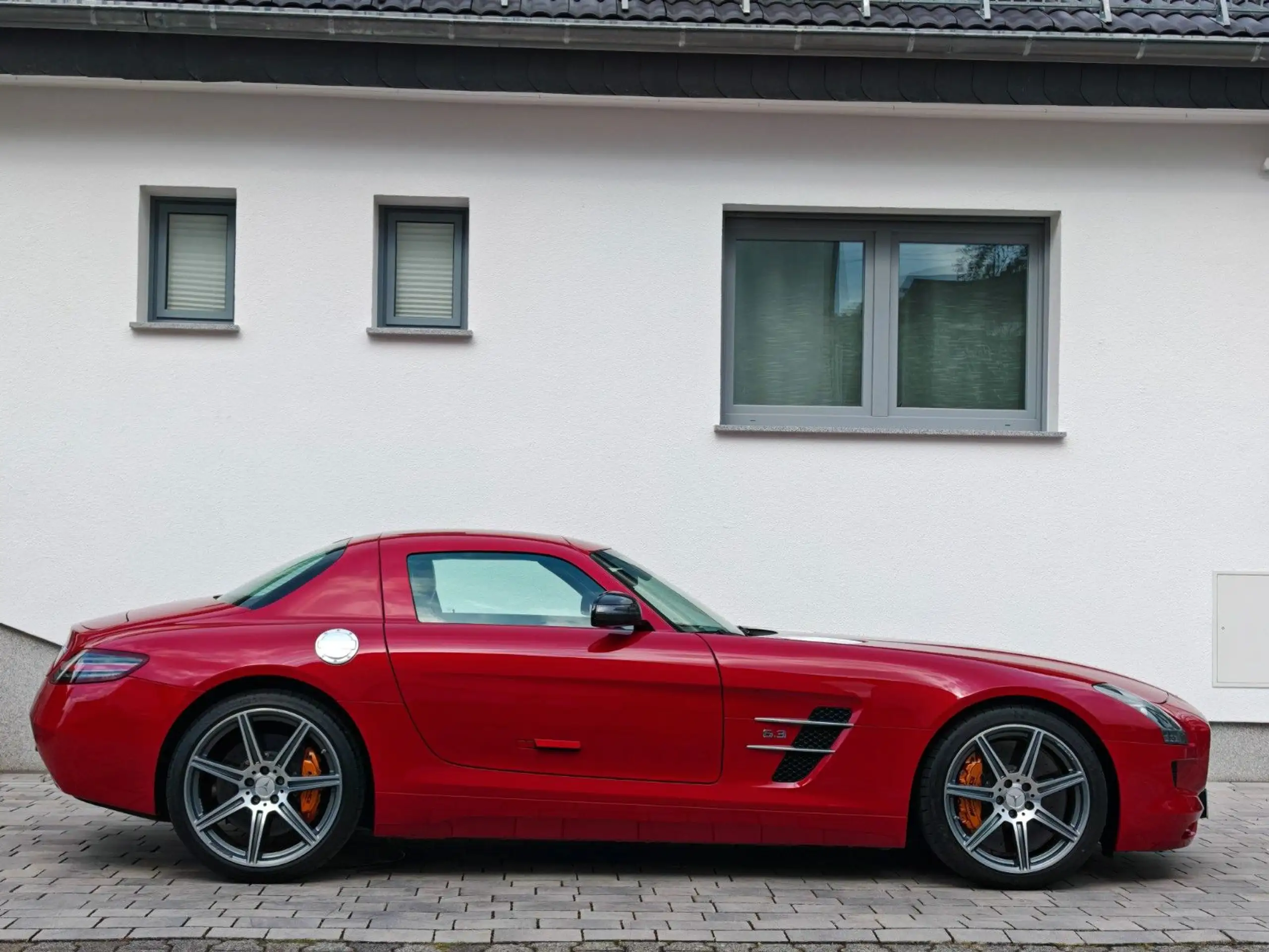 Mercedes-Benz - SLS